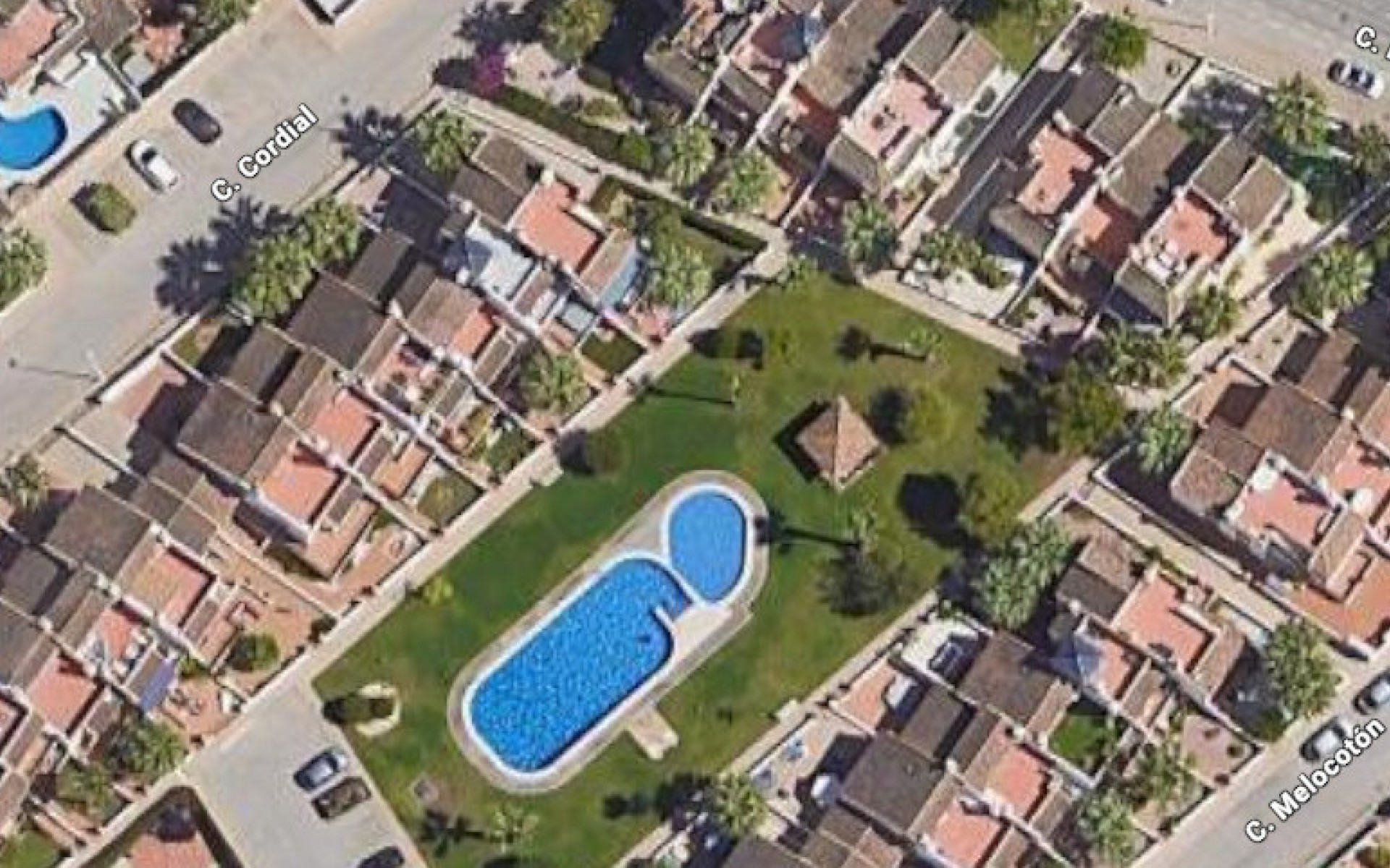  - Radhus - 