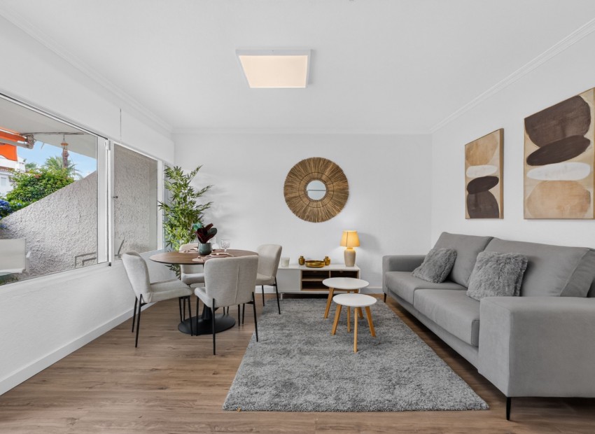  - Radhus - 