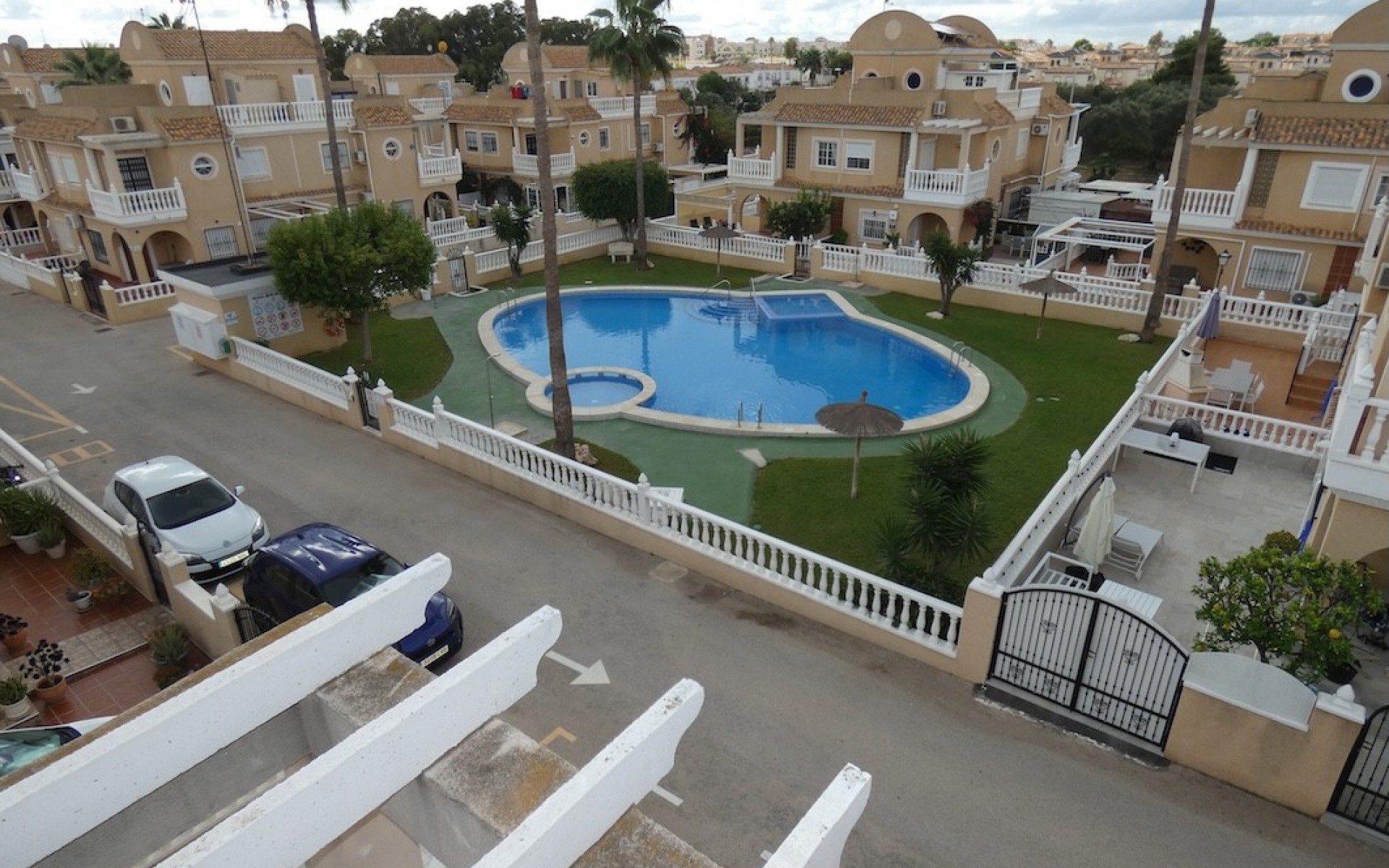  - Radhus - 