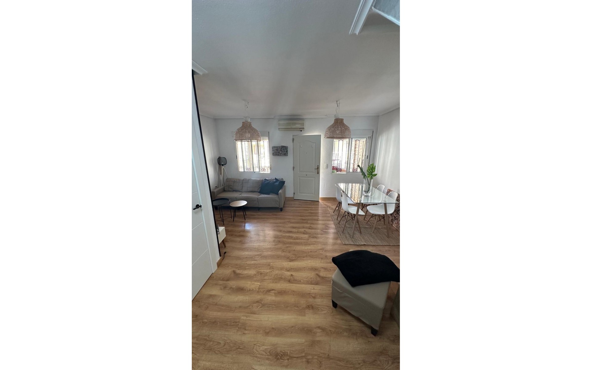  - Radhus - 