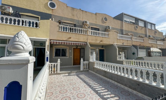 Reihenhaus - zum Verkauf - Playa Flamenca - Playa Flamenca