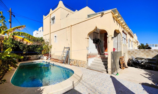 Reihenhaus - zum Verkauf - San Miguel De Salinas - San Miguel de Salinas Centro