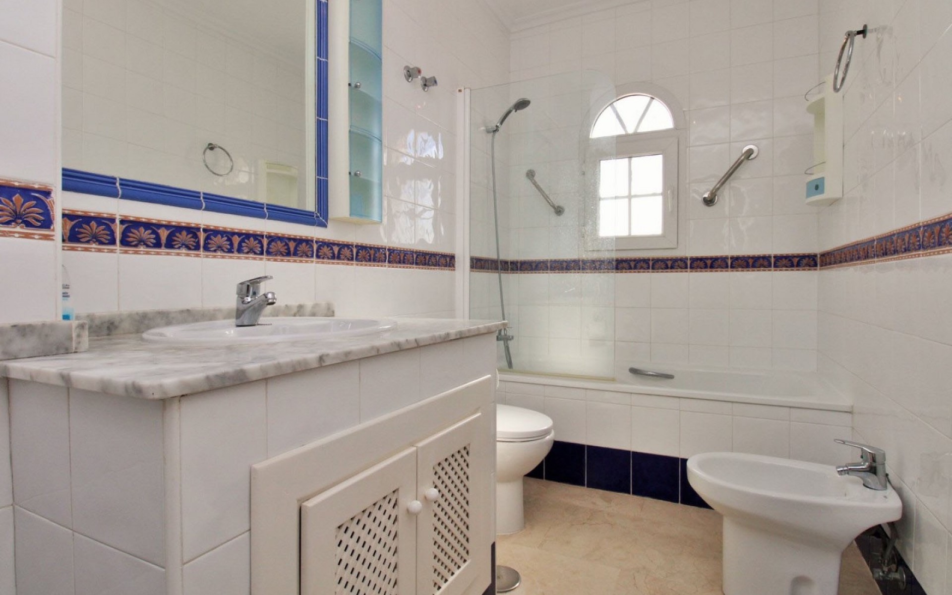 Resale - 2. Town house - Orihuela Costa - Villamartin