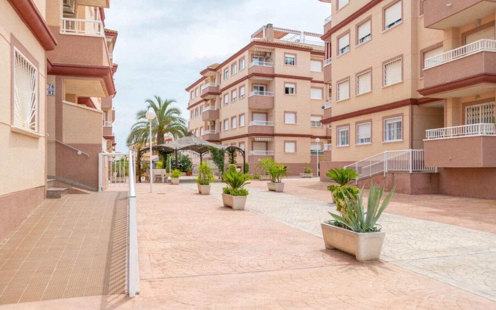 Resale - Apartment - Algorfa