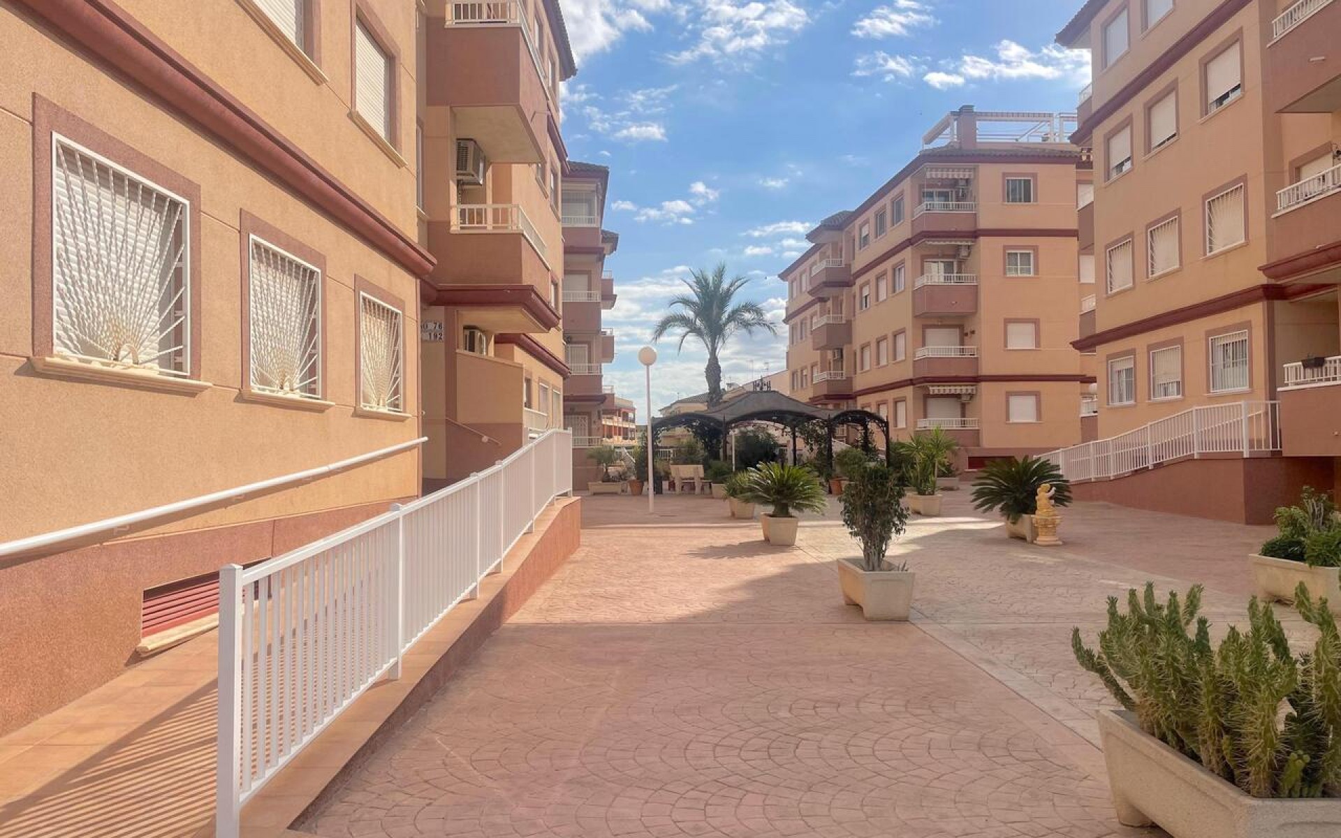Resale - Apartment - Algorfa