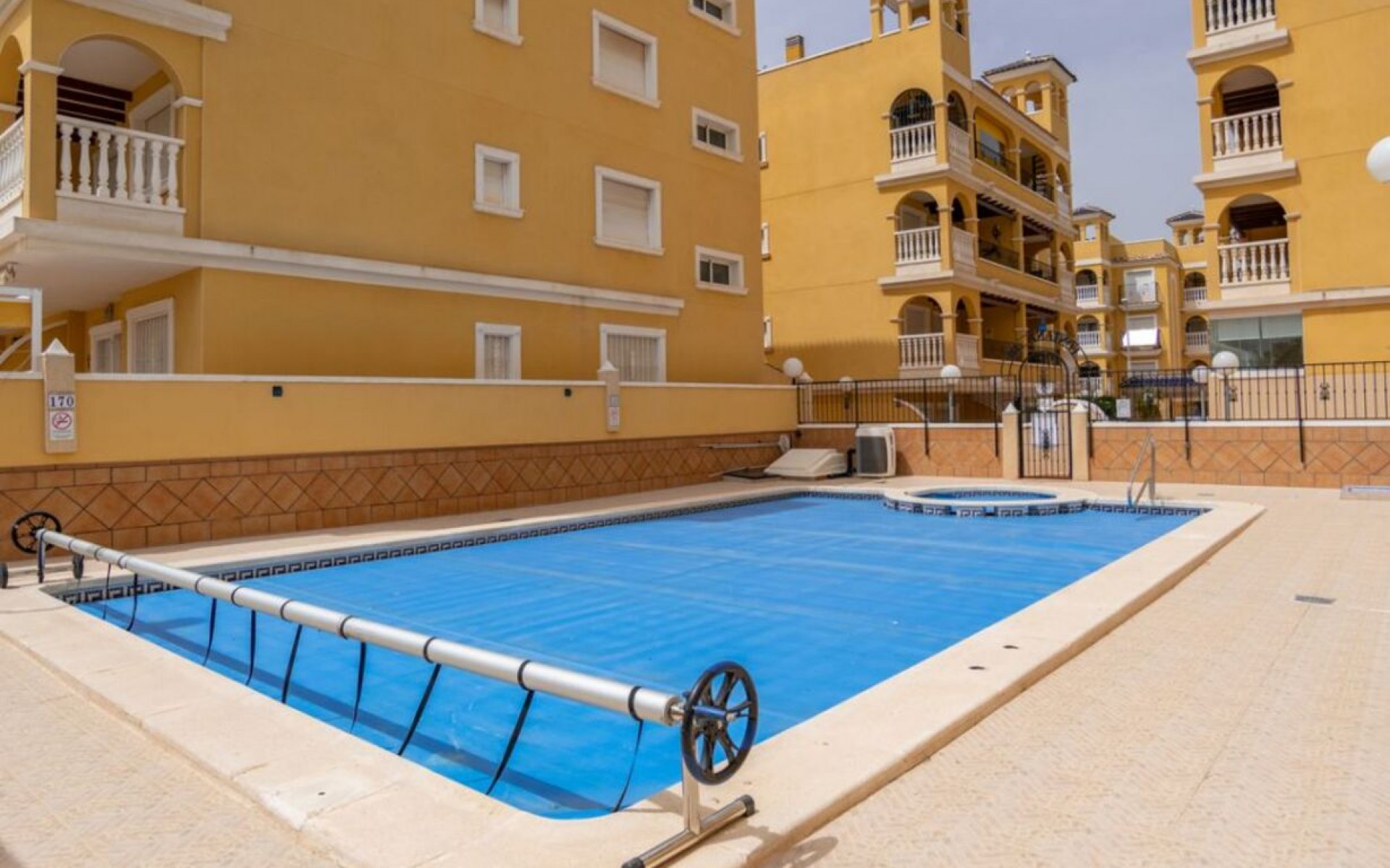 Resale - Apartment - Algorfa