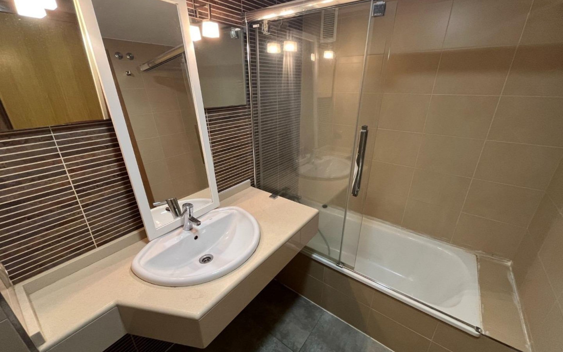 Resale - Apartment - Alicante - Alicante Centro