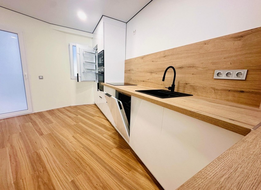 Resale - Apartment - Alicante - Alicante Centro
