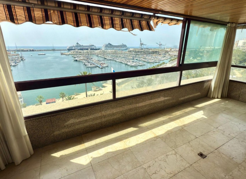 Resale - Apartment - Alicante - Alicante Centro