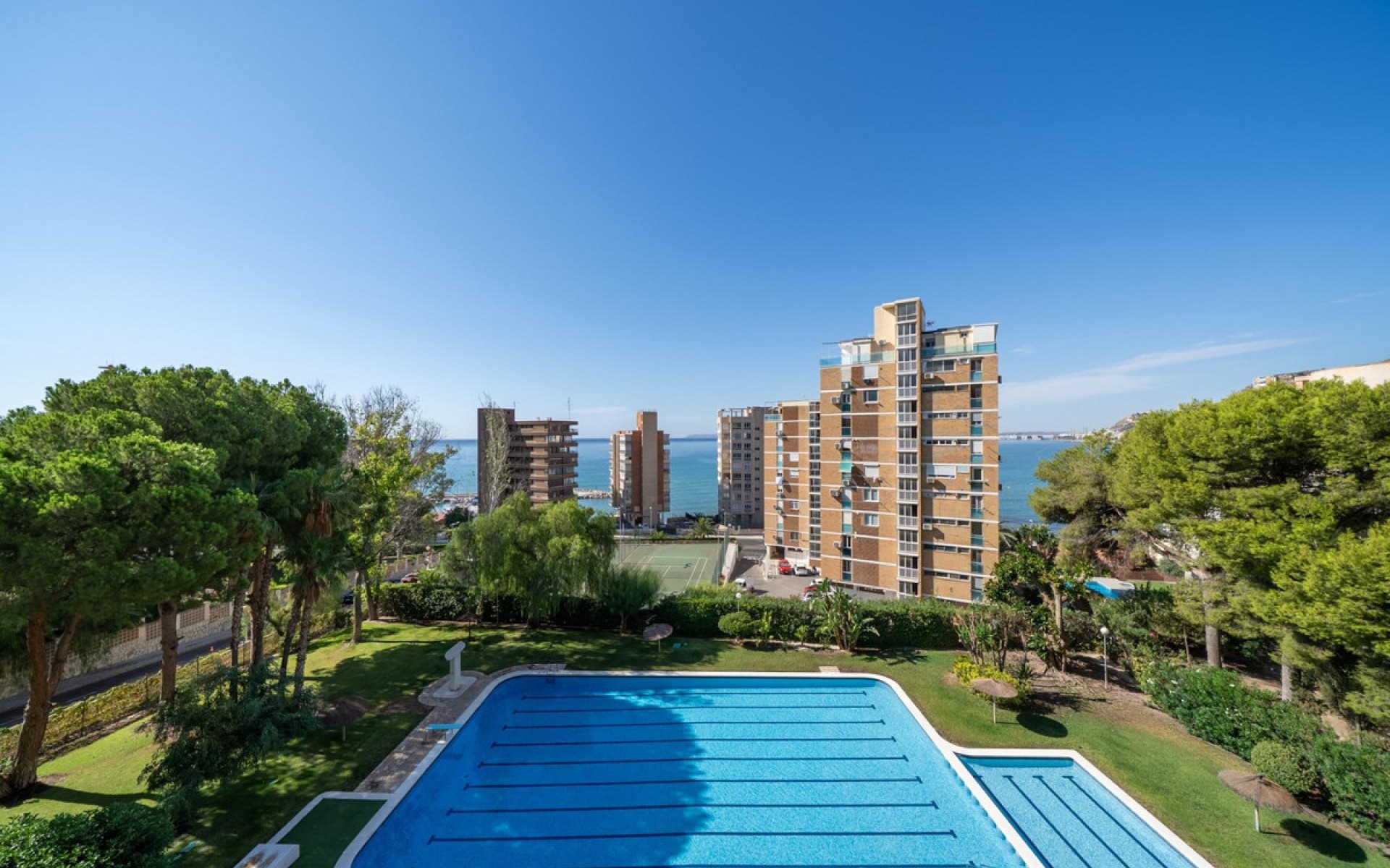 Resale - Apartment - Alicante - Alicante Centro