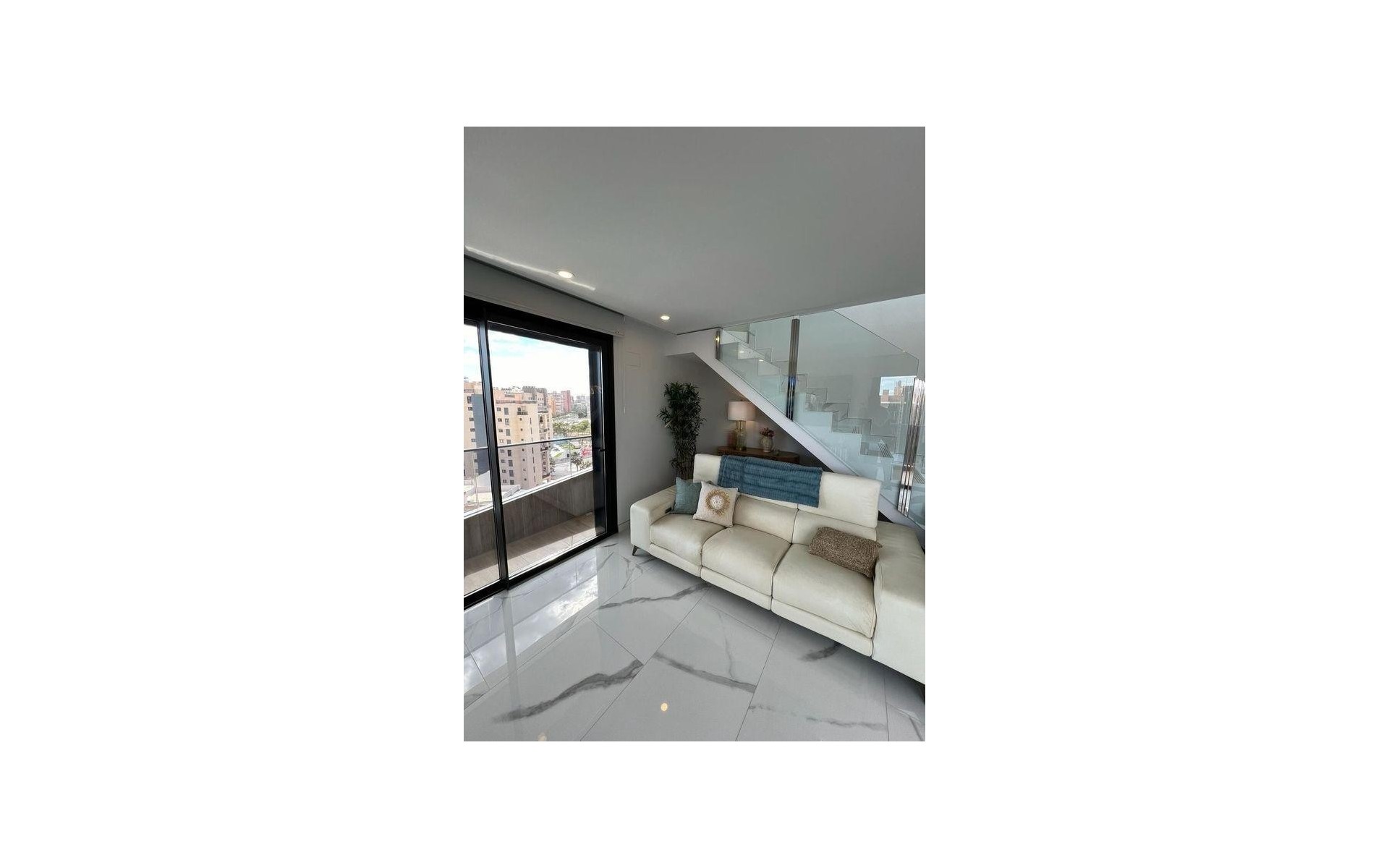 Resale - Apartment - Alicante - Alicante Centro