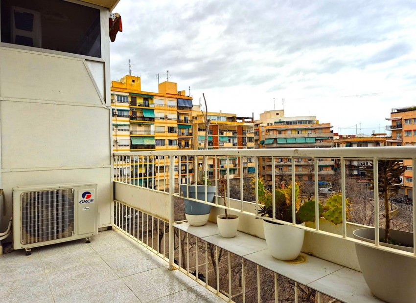 Resale - Apartment - Alicante - Alicante Centro