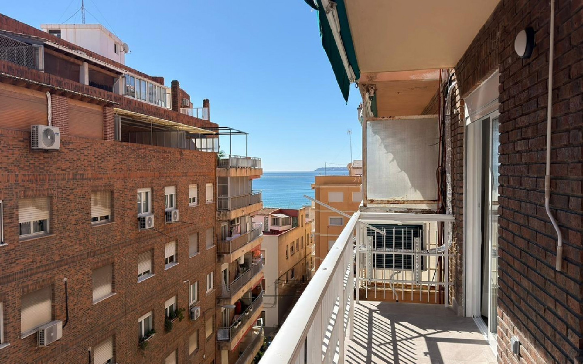 Resale - Apartment - Alicante - Alicante Centro