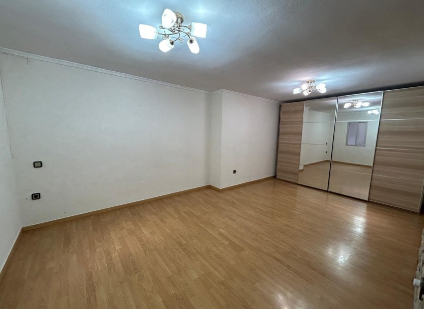 Resale - Apartment - Alicante - Alicante City Centro