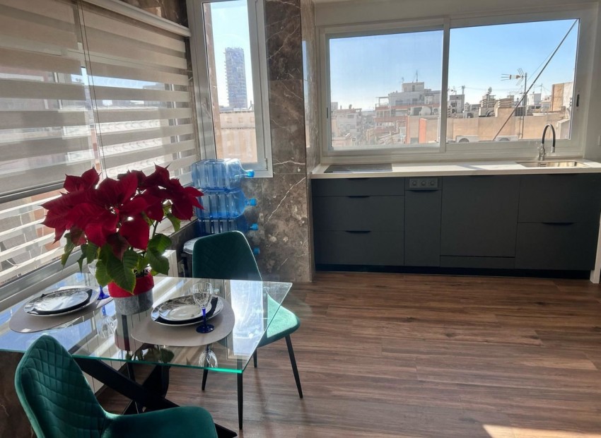 Resale - Apartment - Alicante - Alicante City Centro