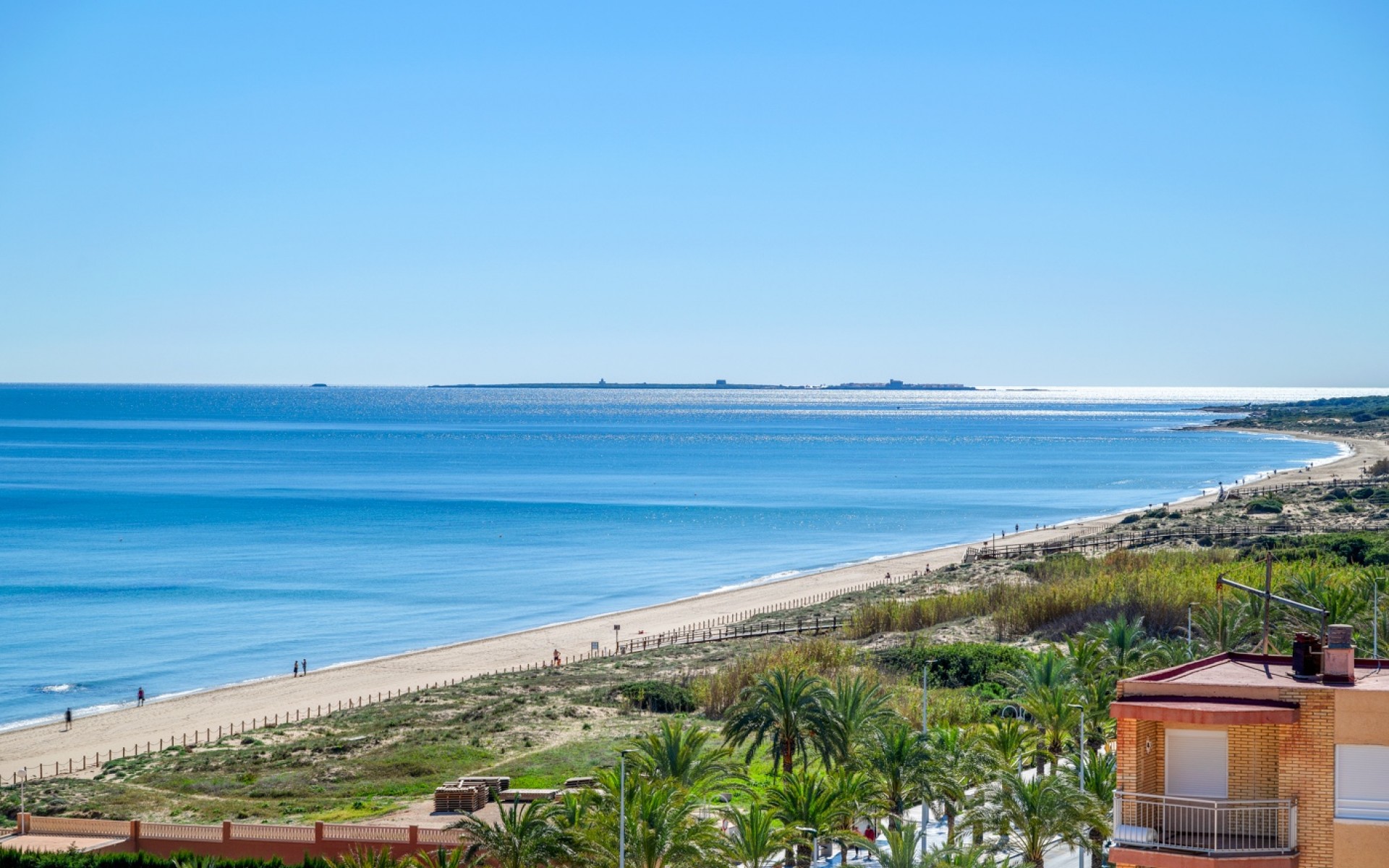 Resale - Apartment - Arenales Del Sol - Segunda linea playa