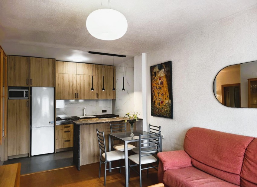 Resale - Apartment - Cabo Roig - La Regia