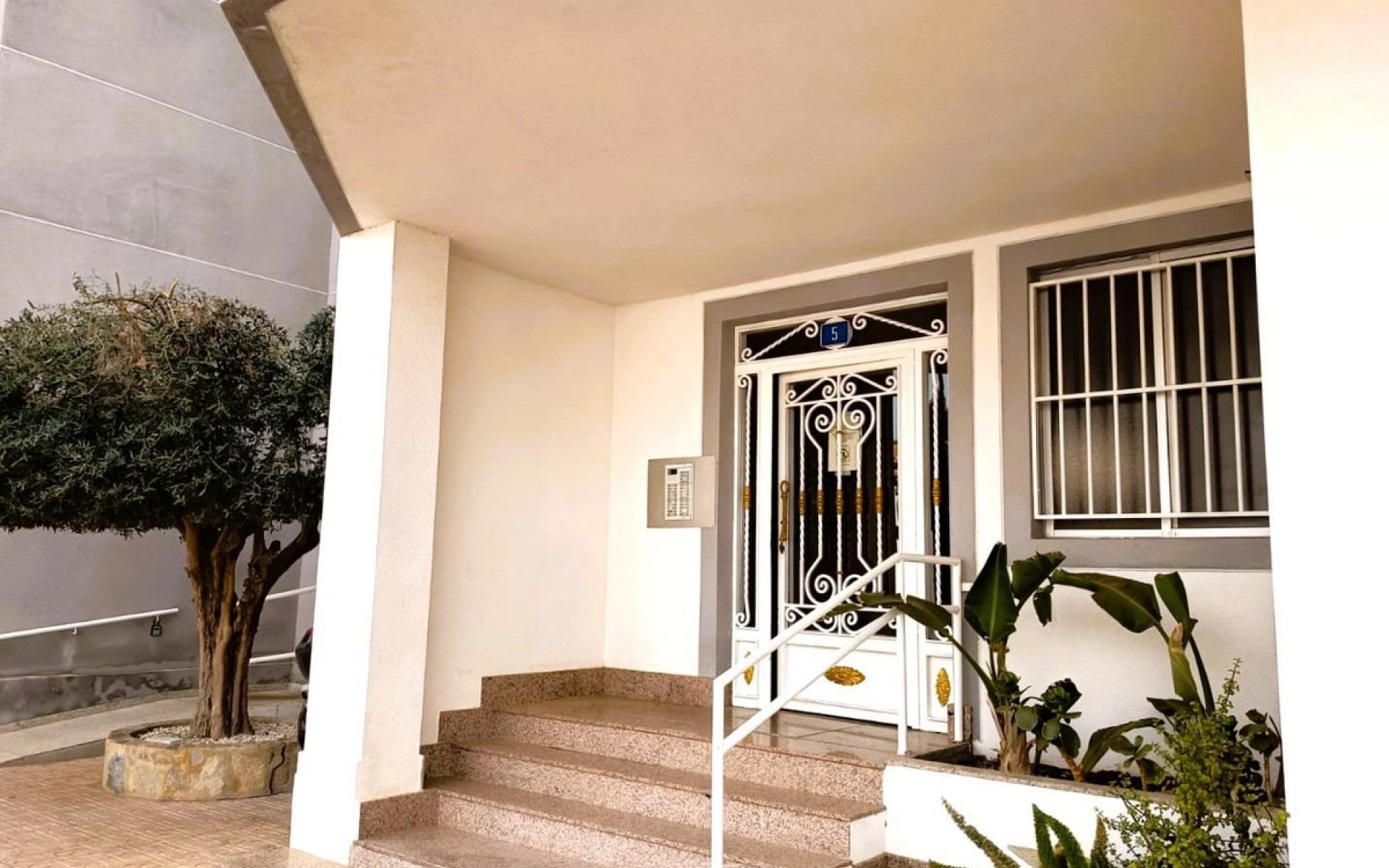 Resale - Apartment - Cabo Roig - La Regia