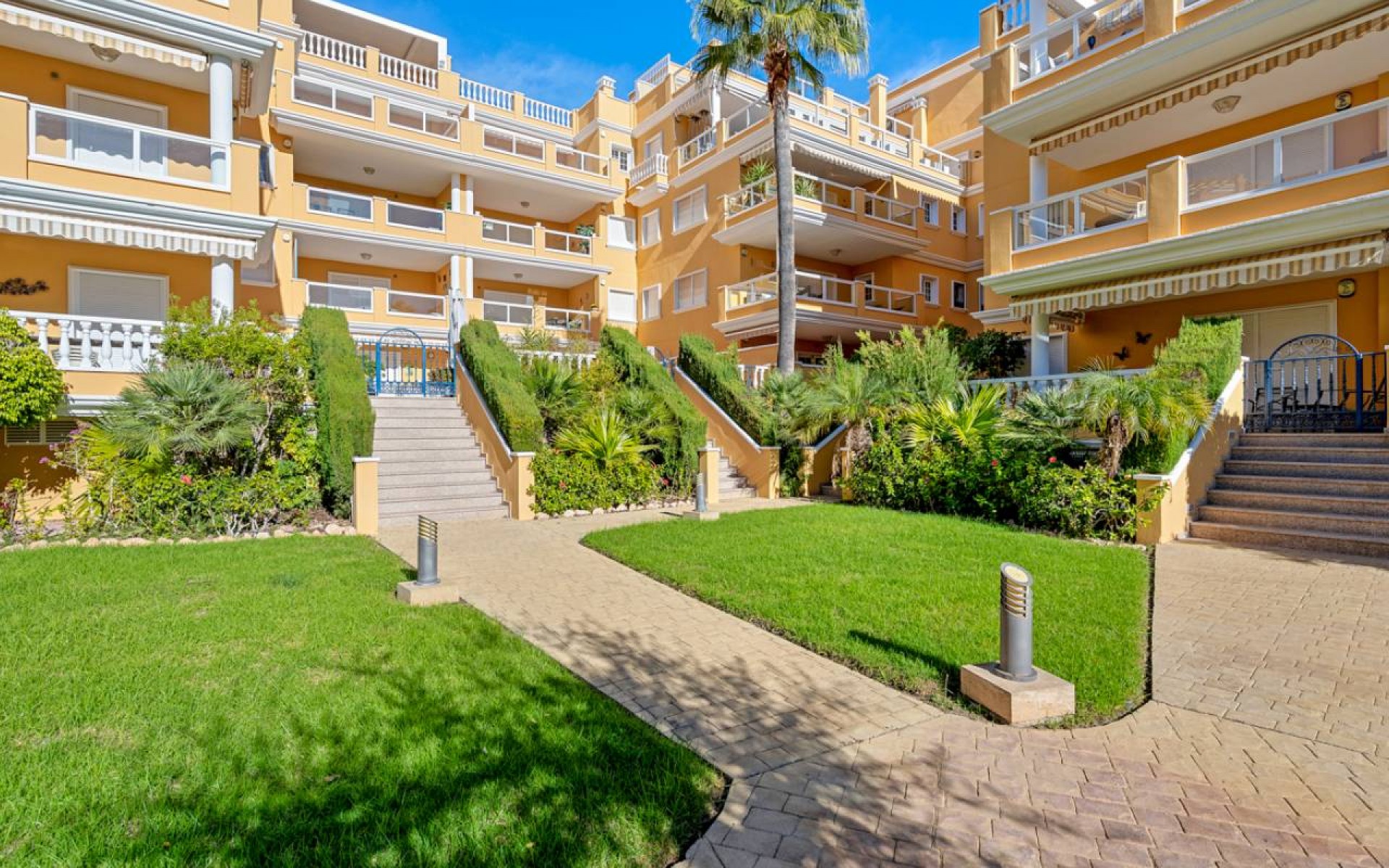 Resale - Apartment - Cabo Roig