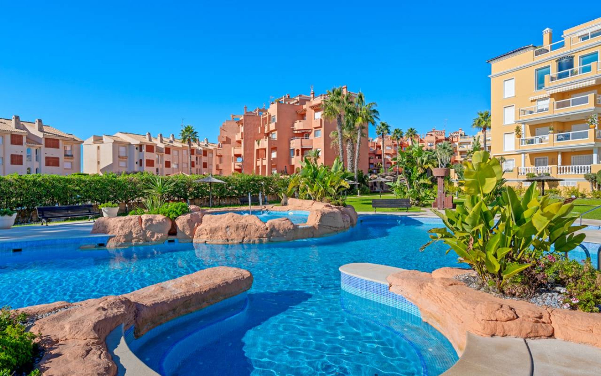 Resale - Apartment - Cabo Roig