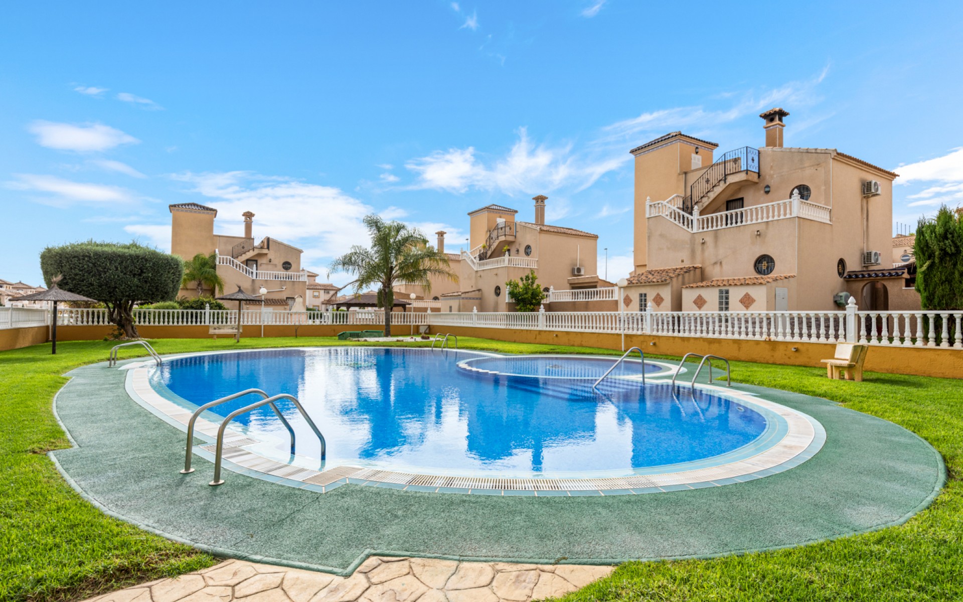 Resale - Apartment - Cabo Roig