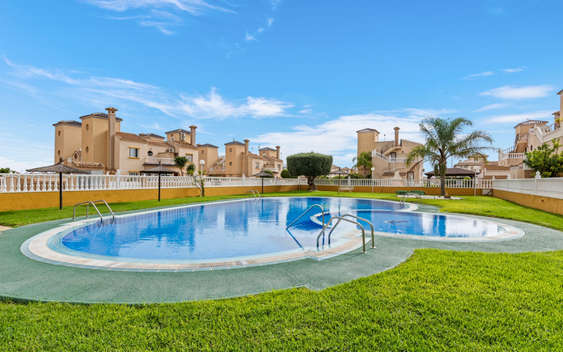 Resale - Apartment - Cabo Roig