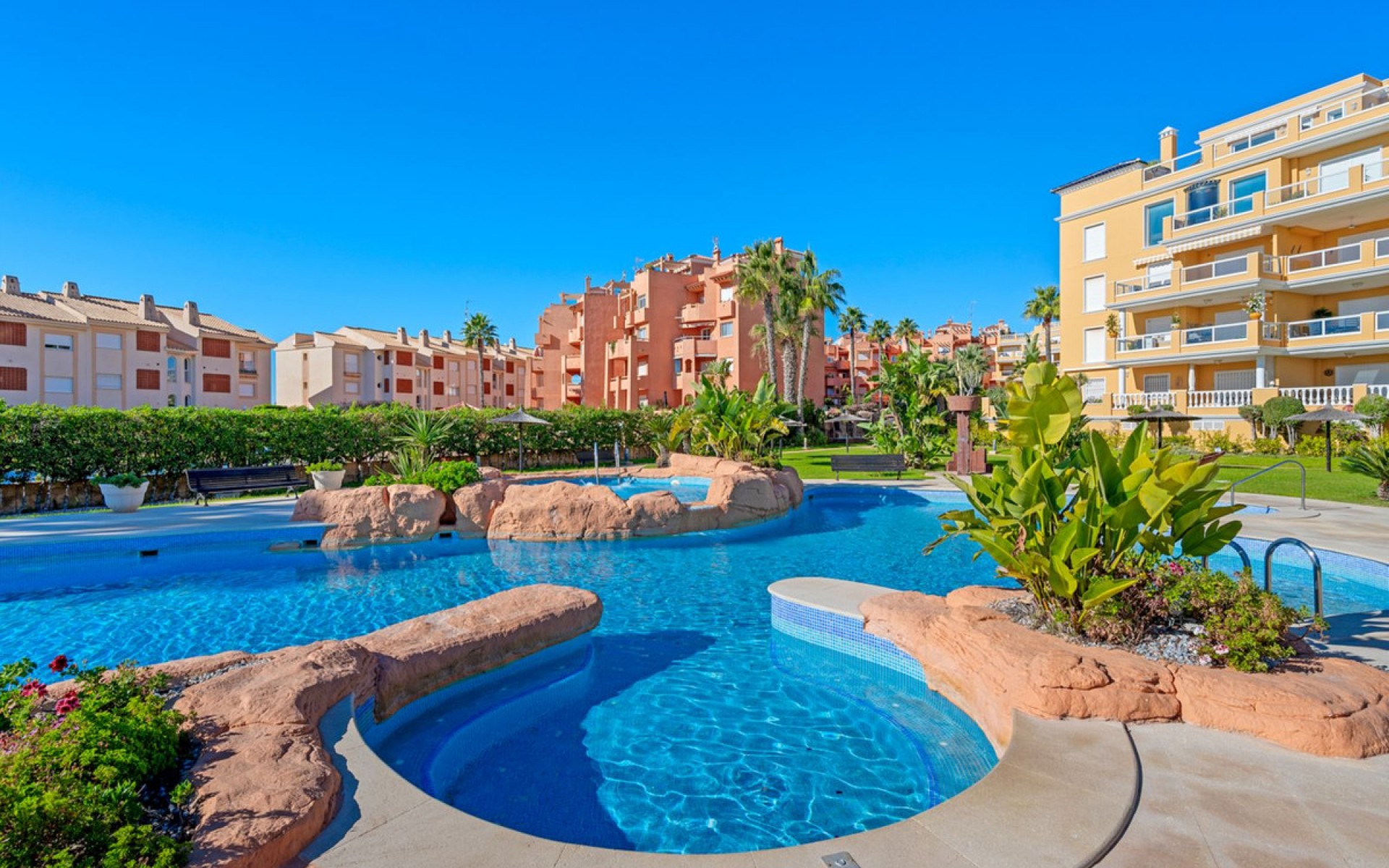 Resale - Apartment - Cabo Roig