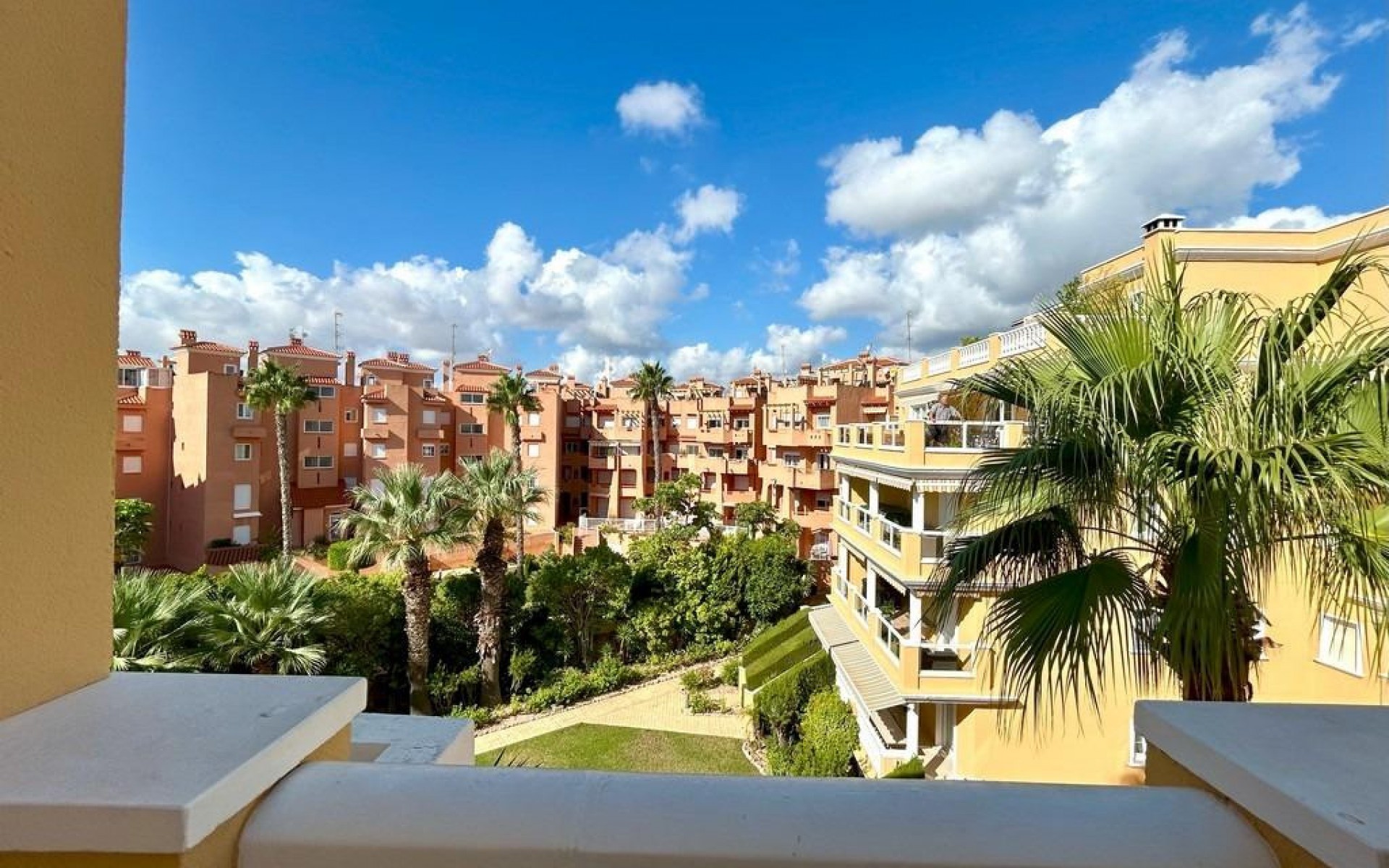 Resale - Apartment - Cabo Roig