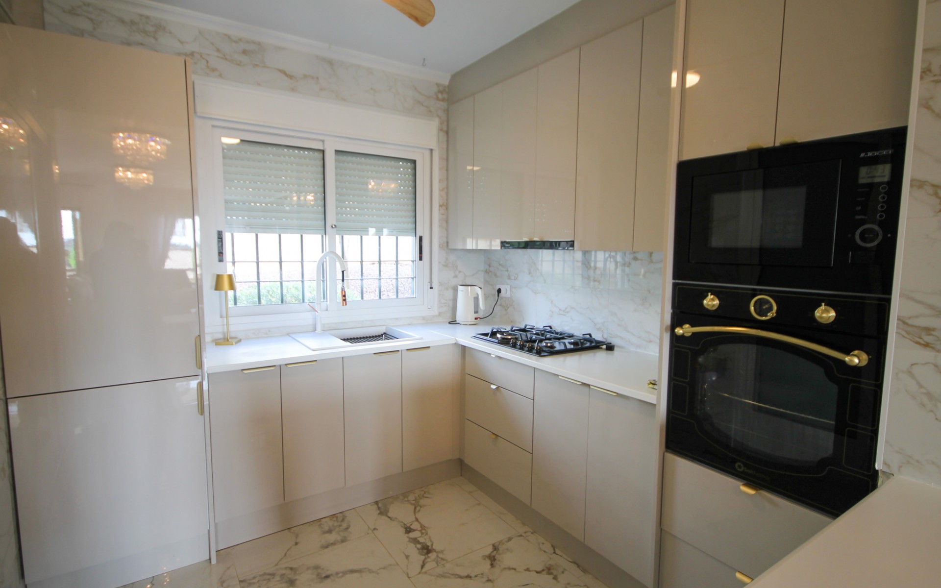 Resale - Apartment - Campoamor