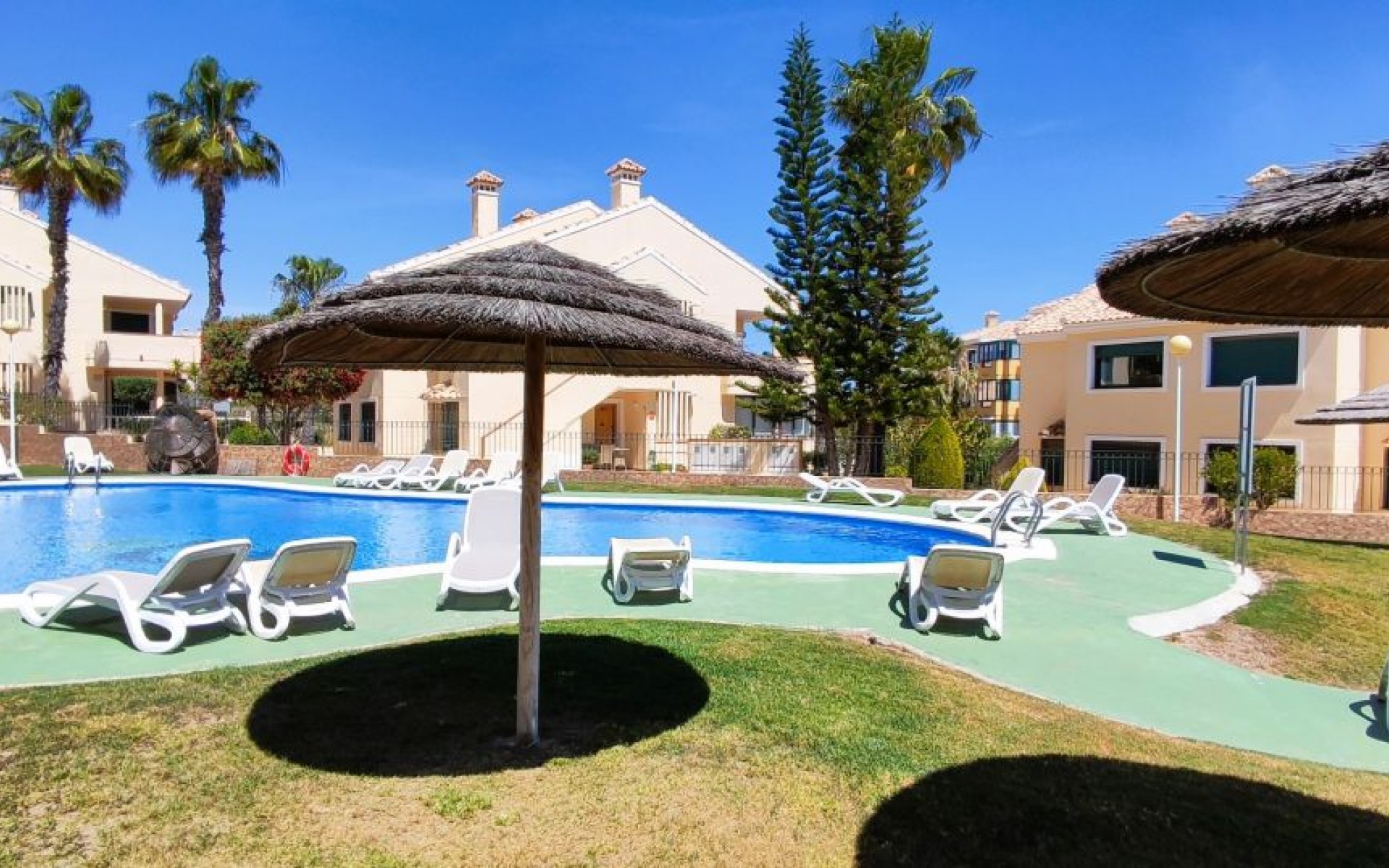 Resale - Apartment - Campoamor