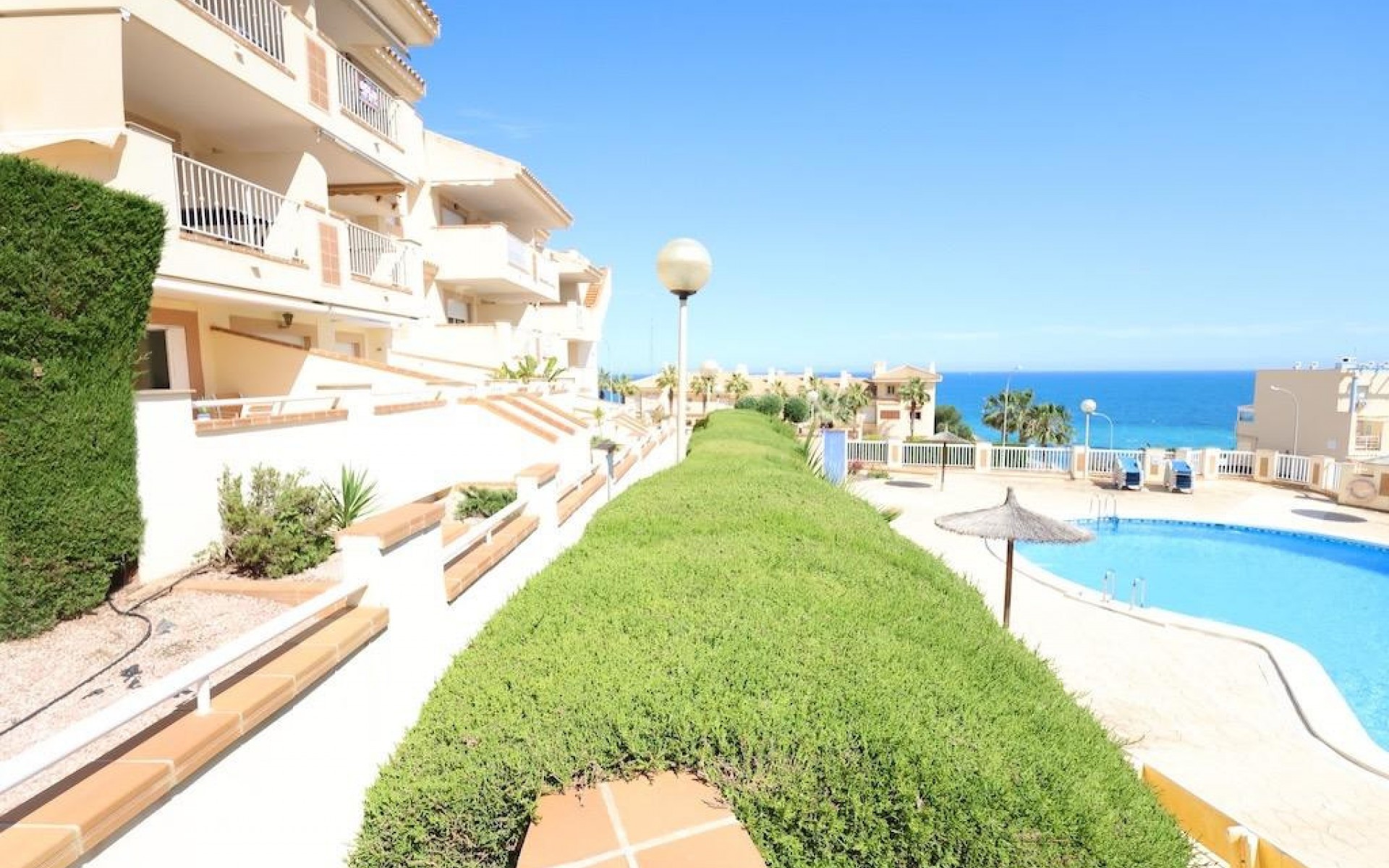 Resale - Apartment - Campoamor