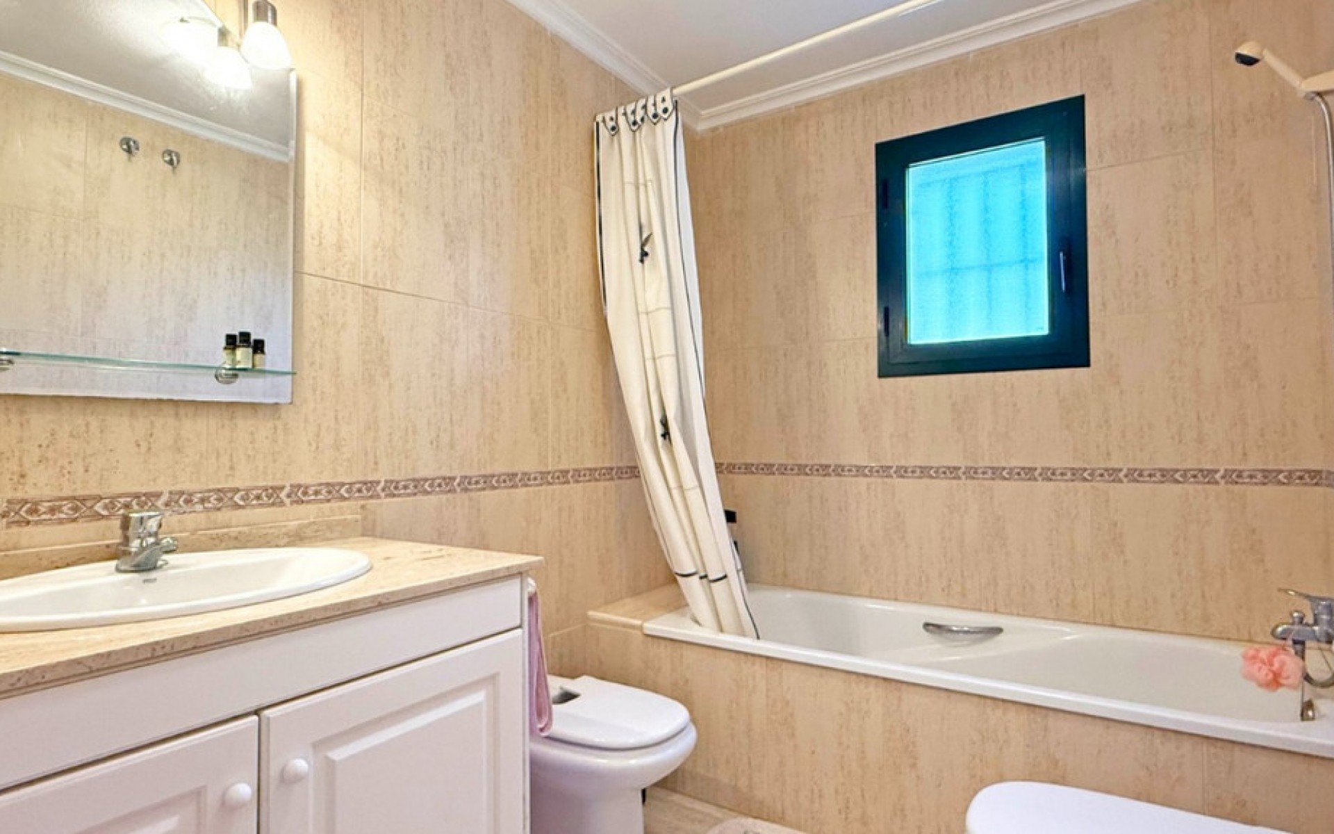 Resale - Apartment - Campoamor