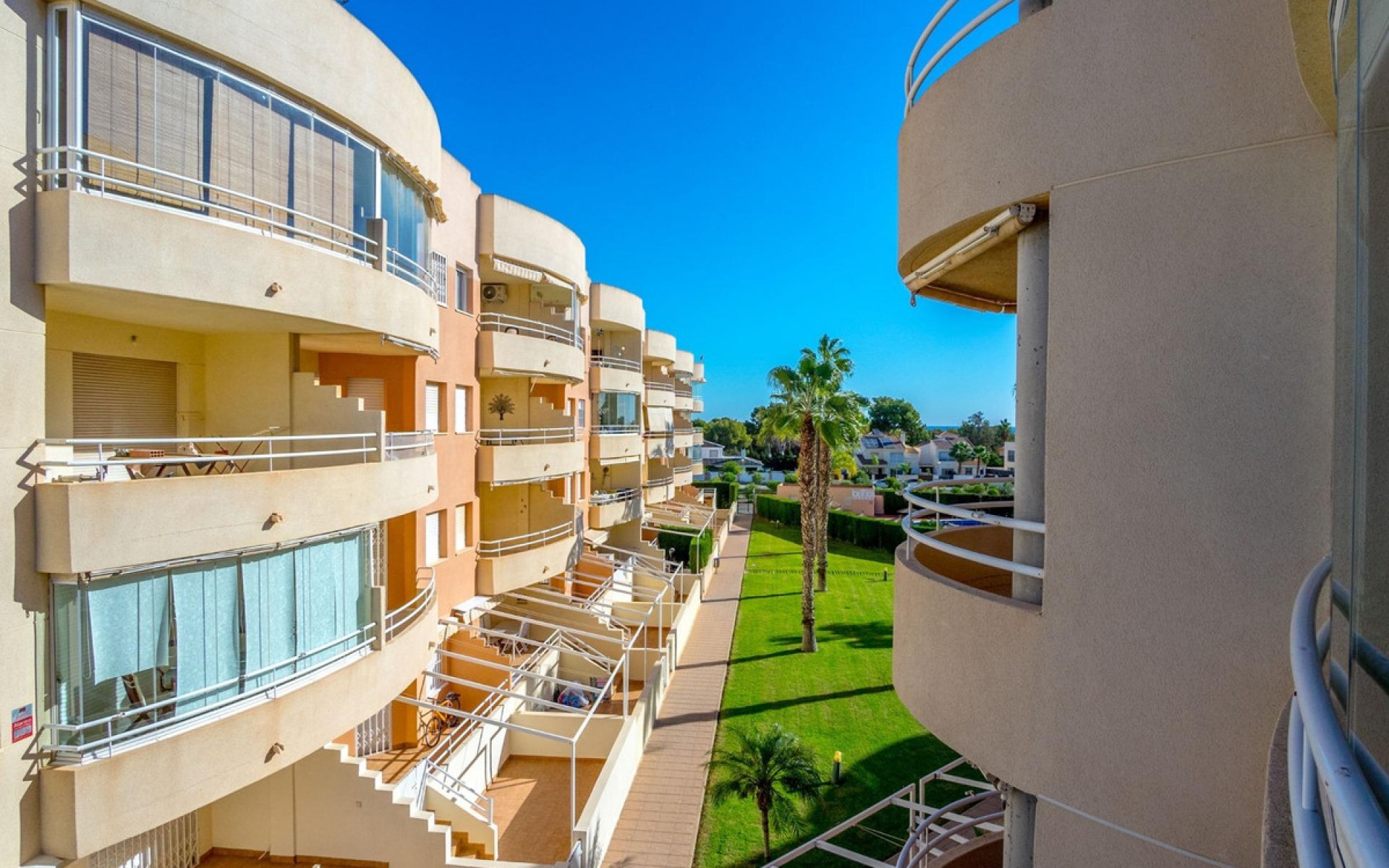 Resale - Apartment - Campoamor