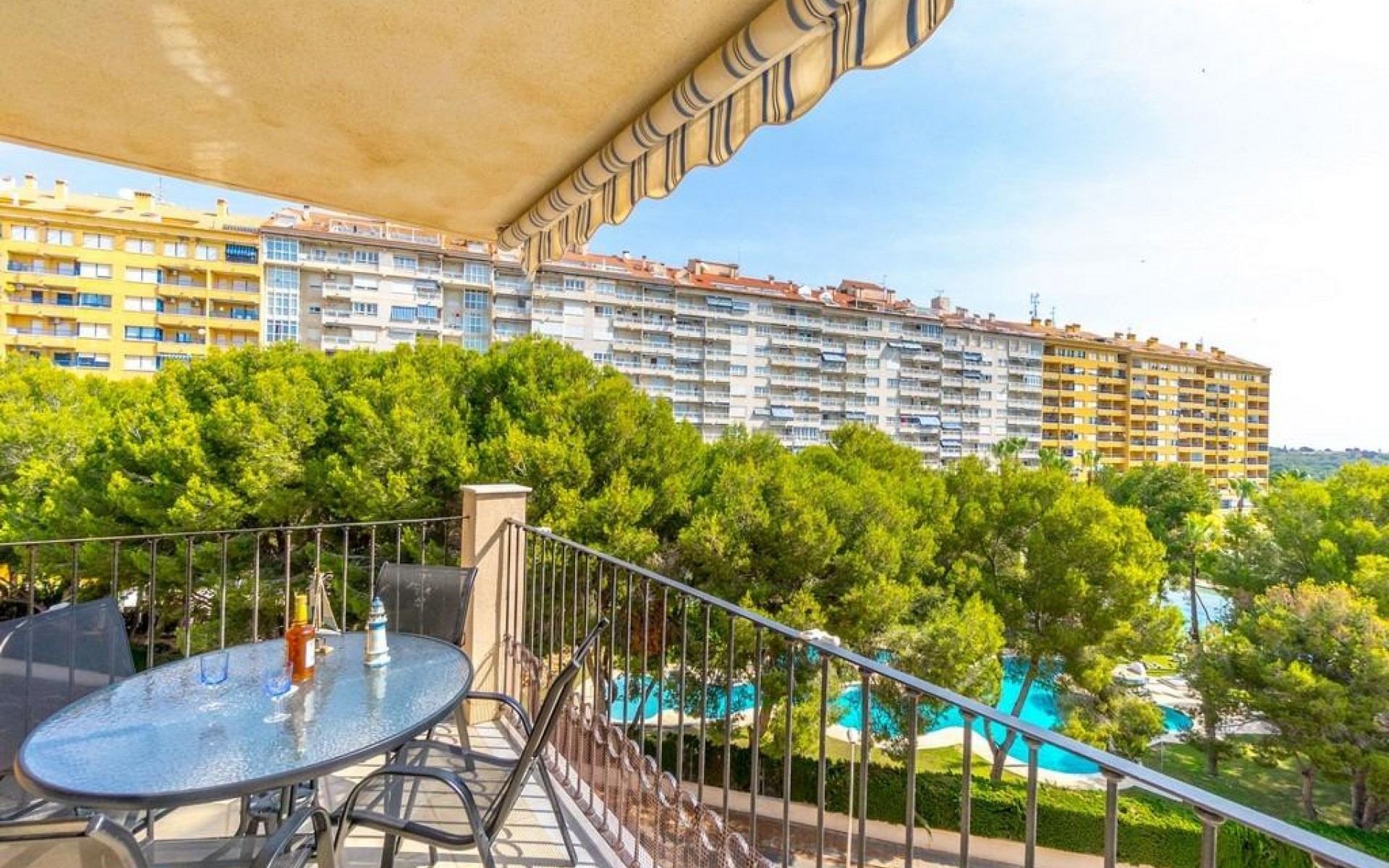 Resale - Apartment - Campoamor