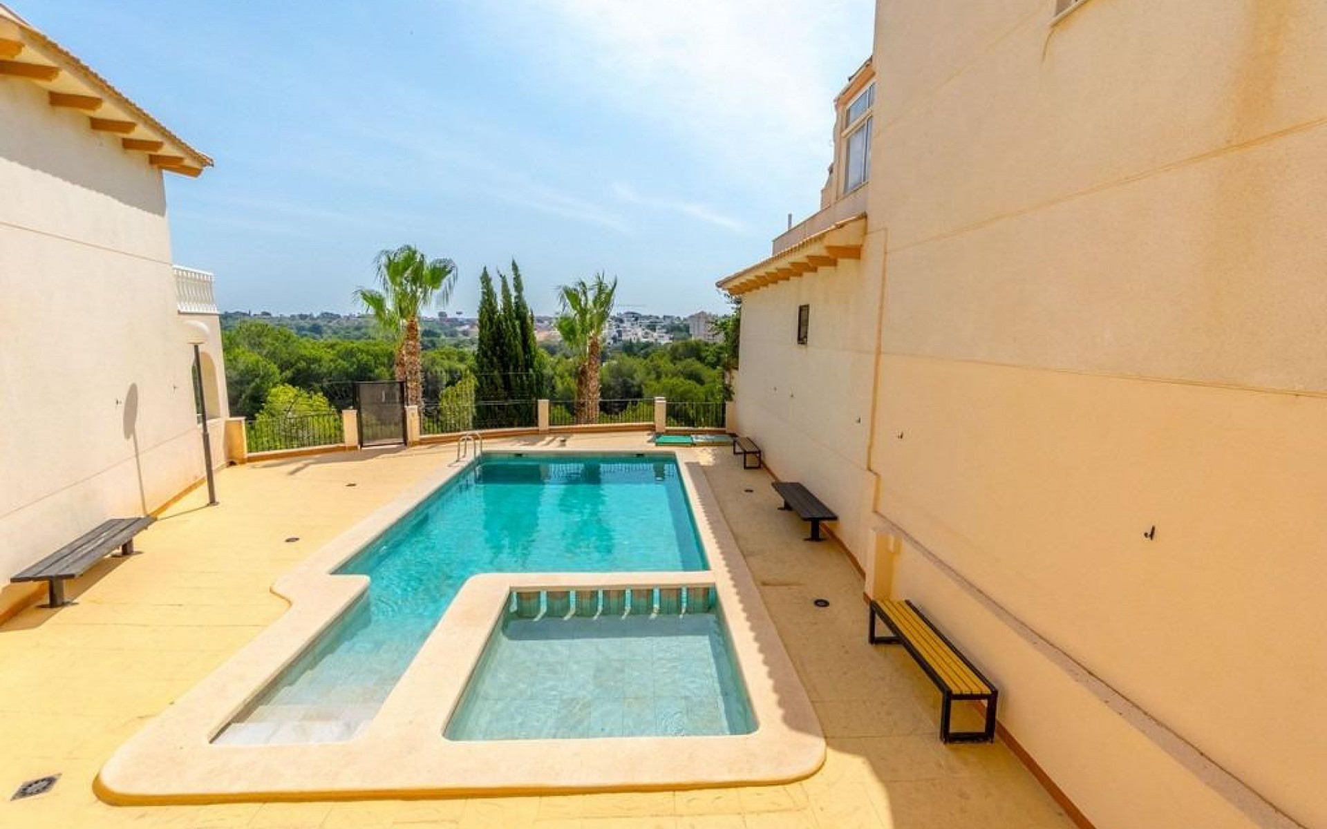 Resale - Apartment - Campoamor