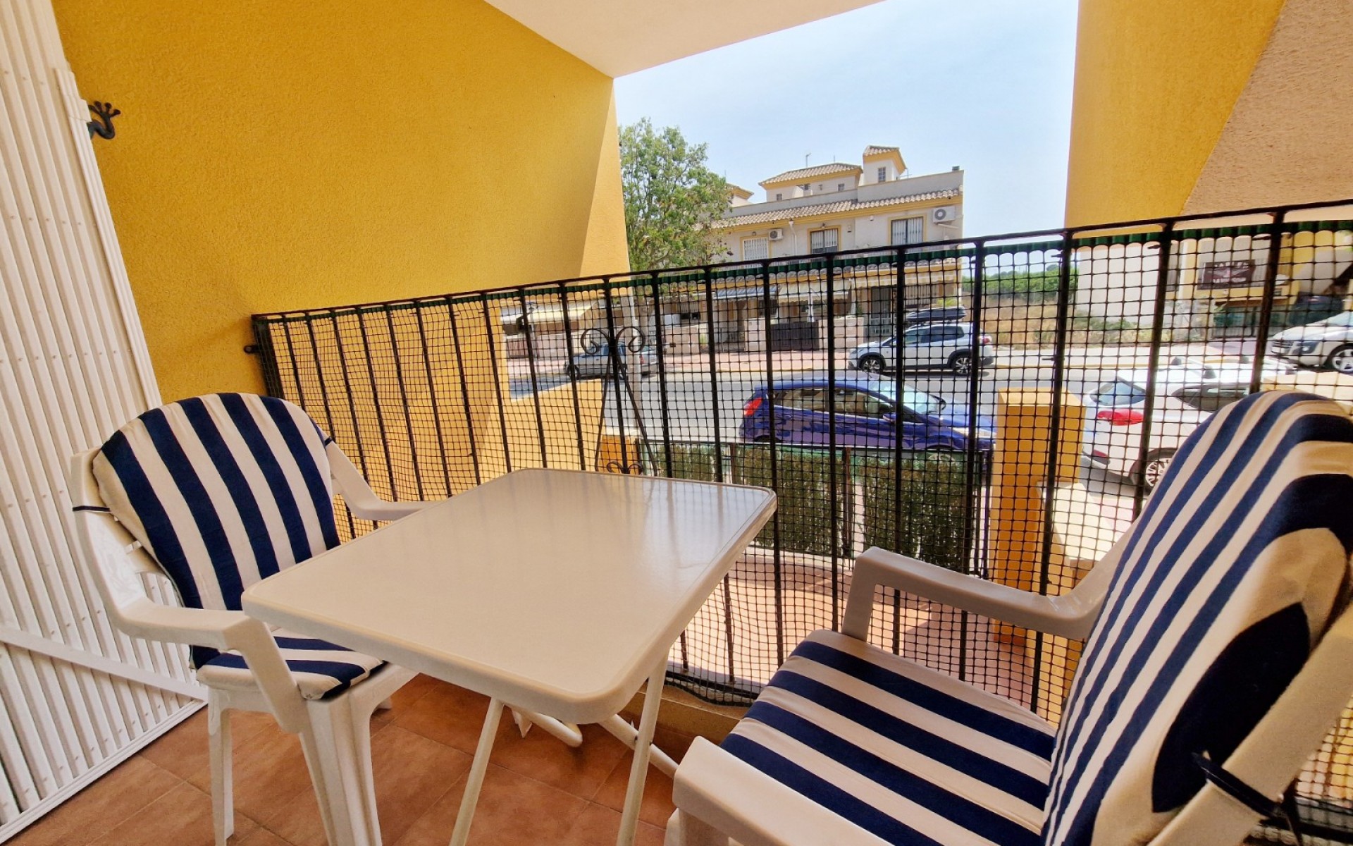 Resale - Apartment - Daya Nueva