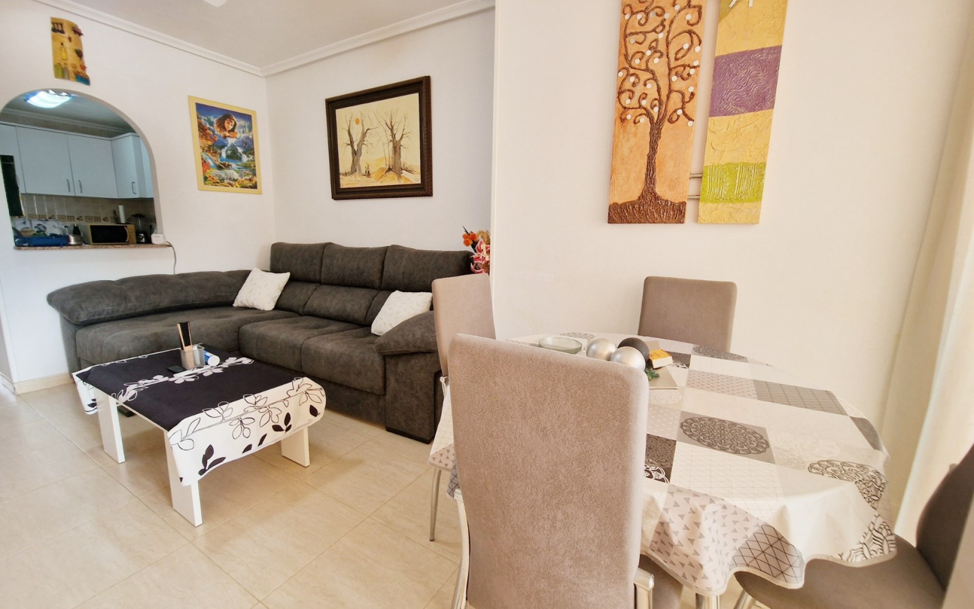 Resale - Apartment - Daya Nueva