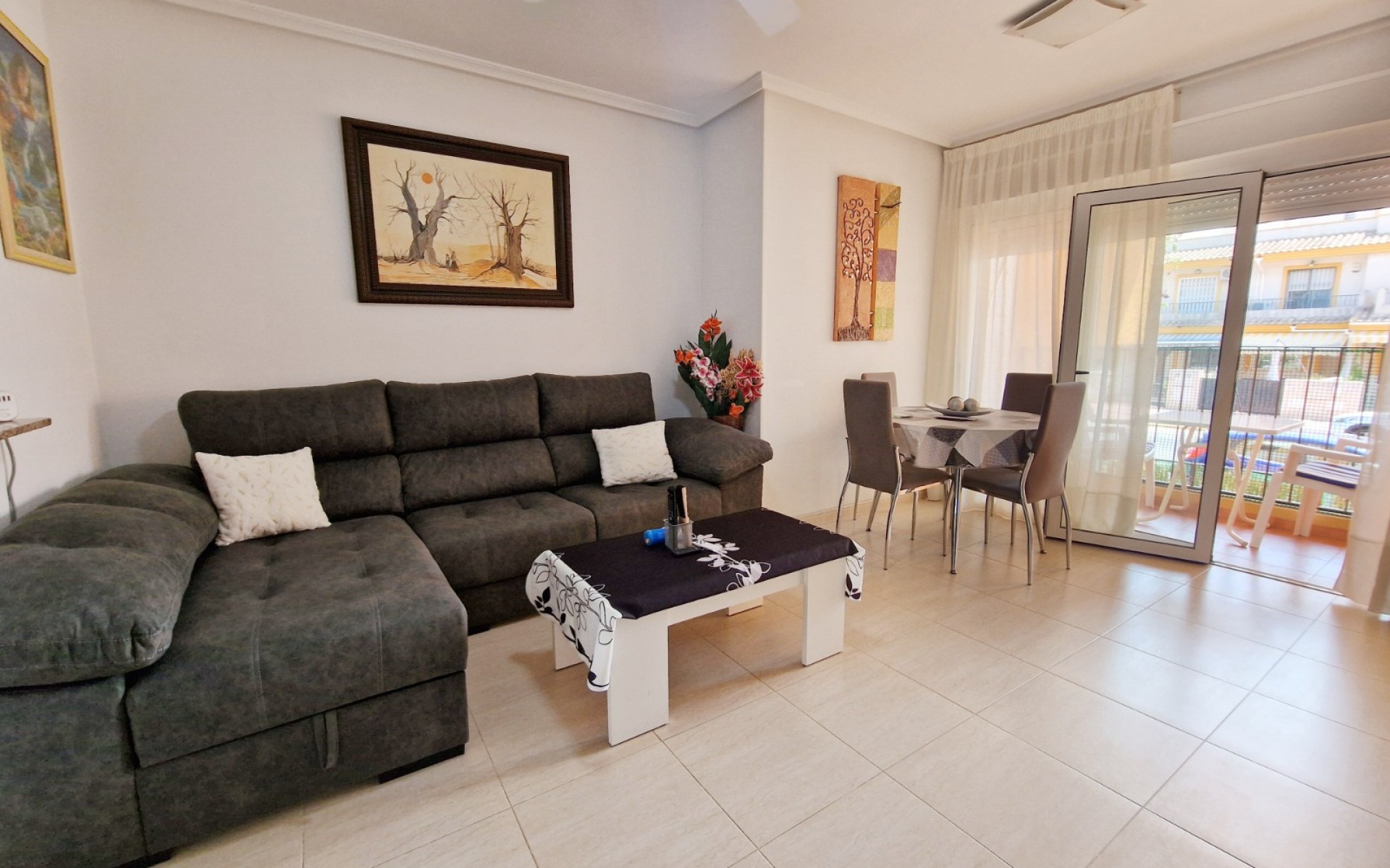 Resale - Apartment - Daya Nueva