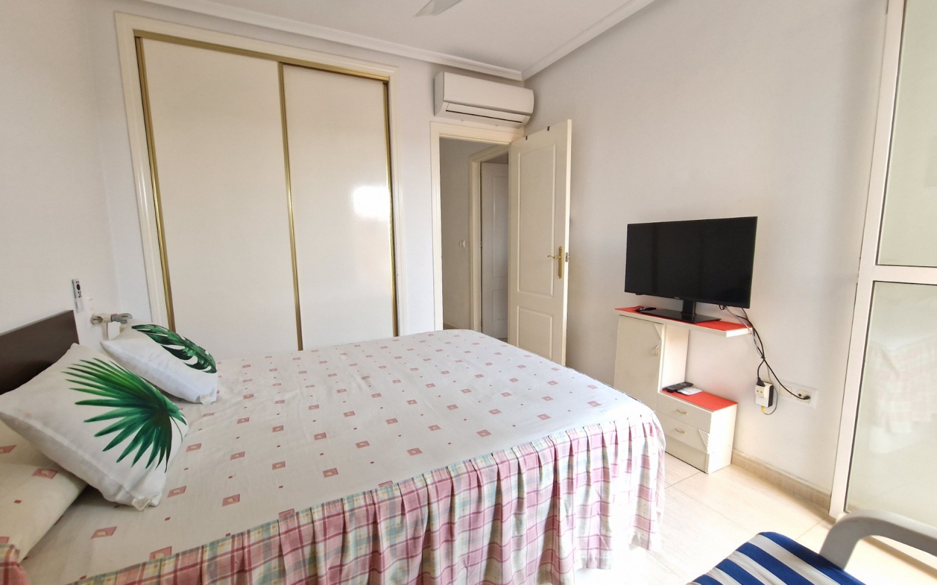 Resale - Apartment - Daya Nueva