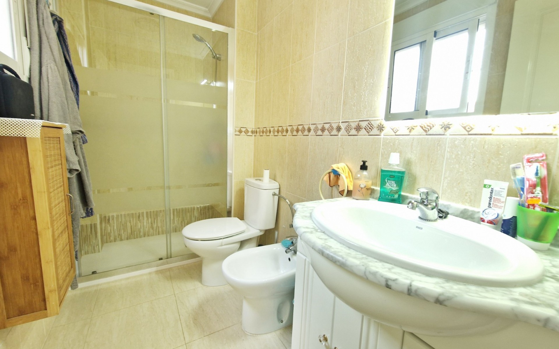 Resale - Apartment - Daya Nueva