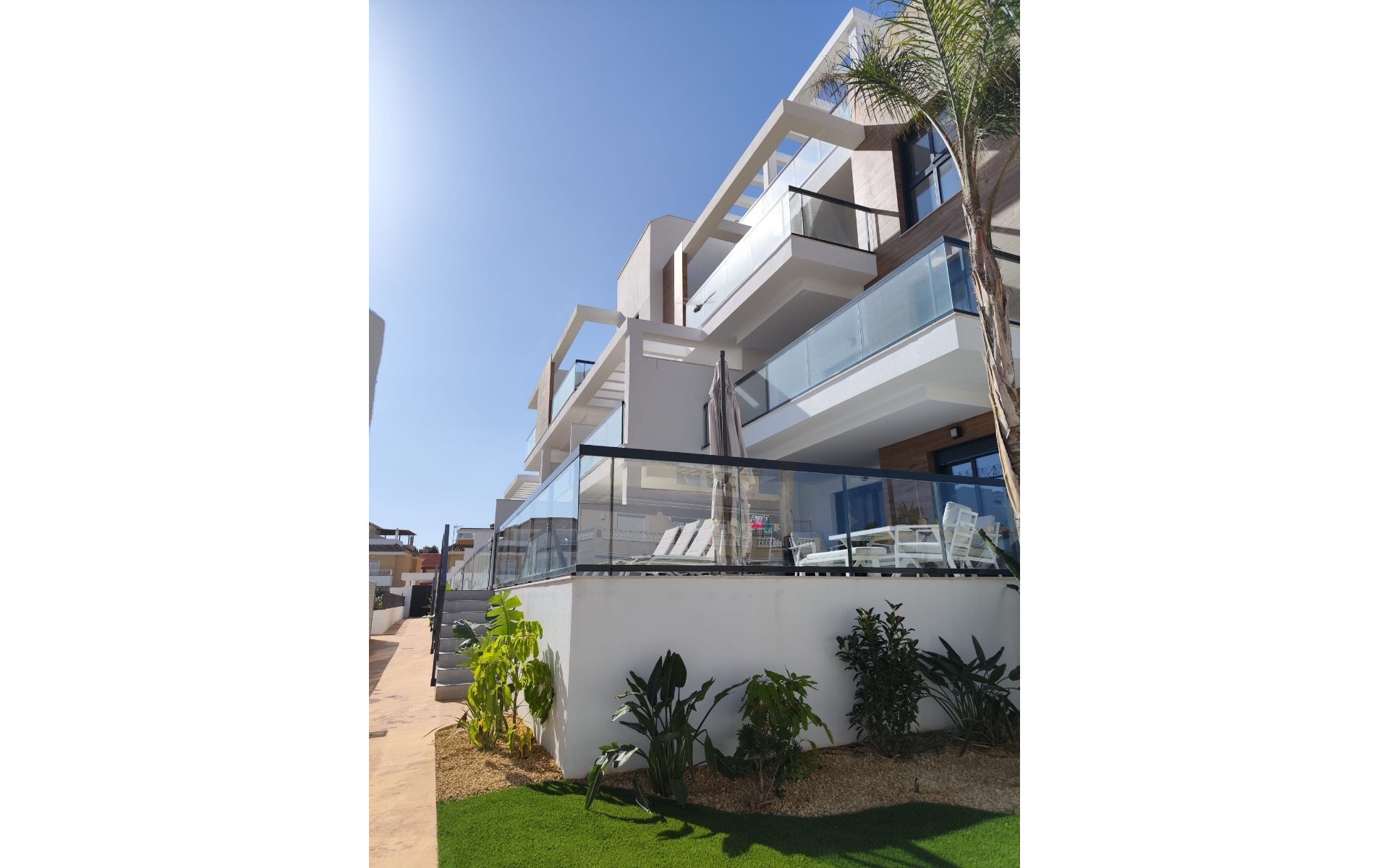 Resale - Apartment - El Mojon