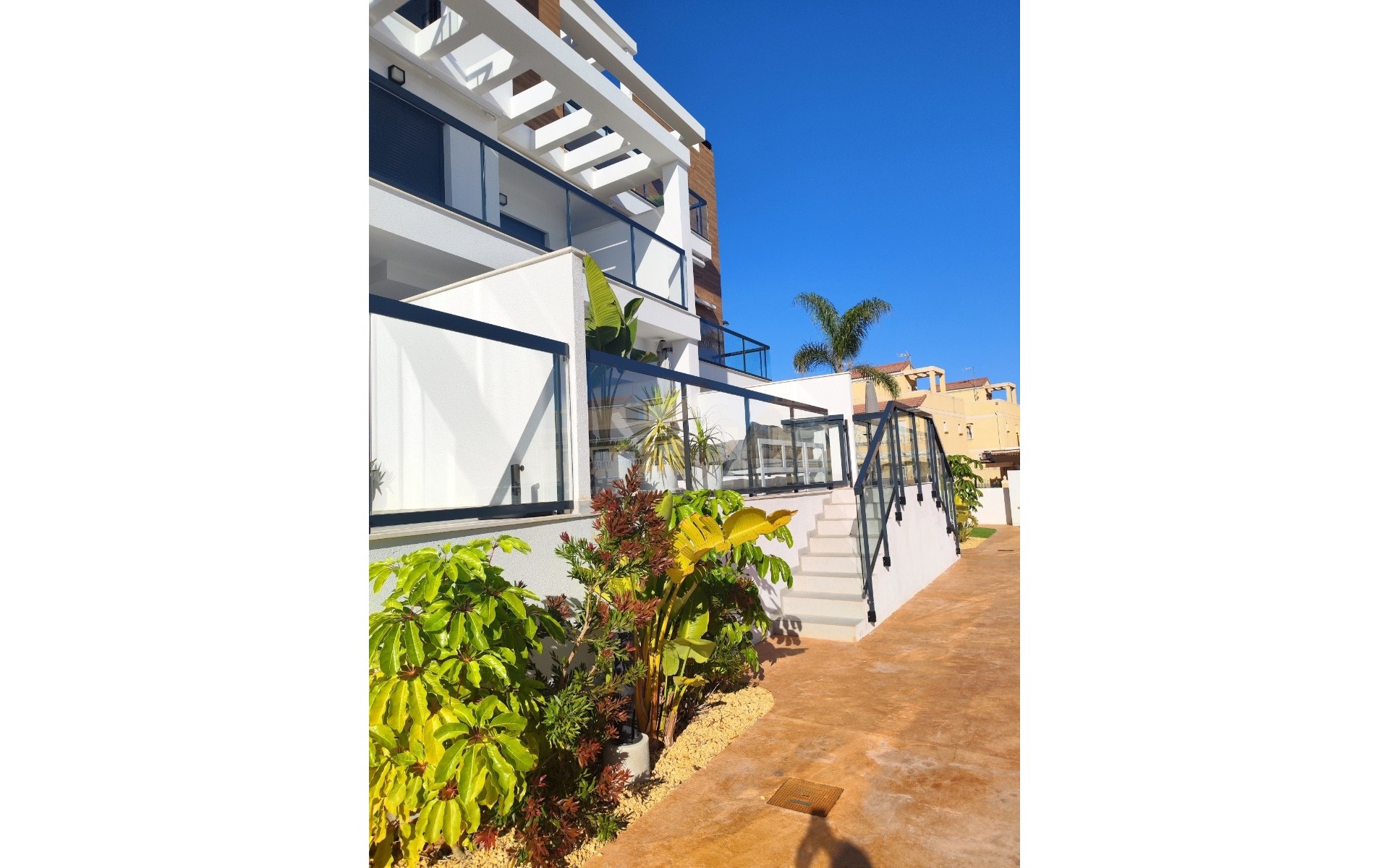 Resale - Apartment - El Mojon