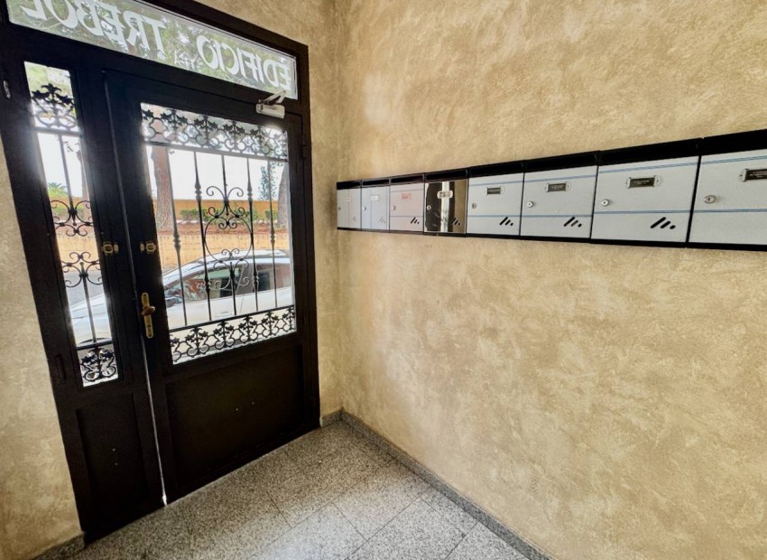 Resale - Apartment - Formentera Del Segura