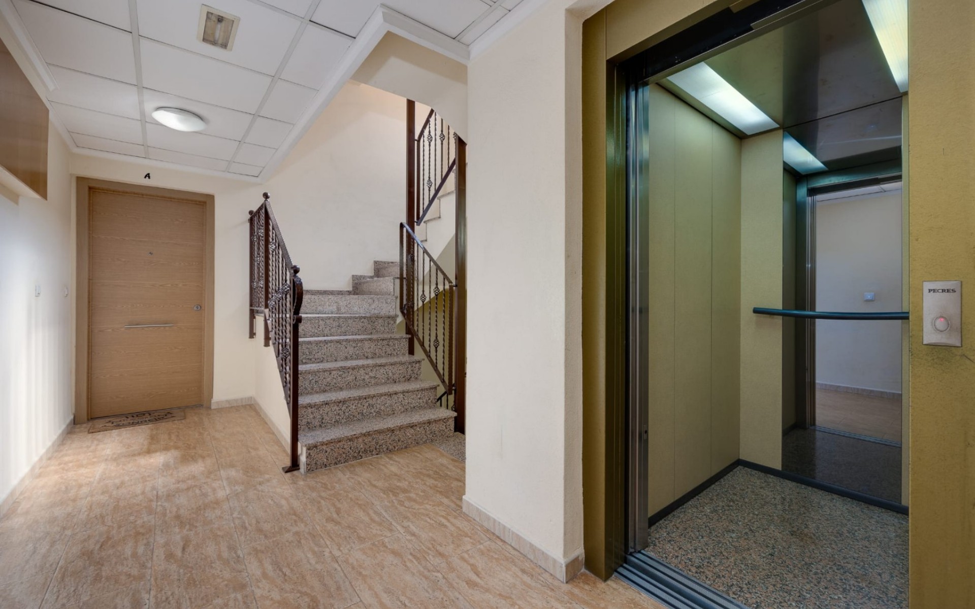 Resale - Apartment - Jacarilla