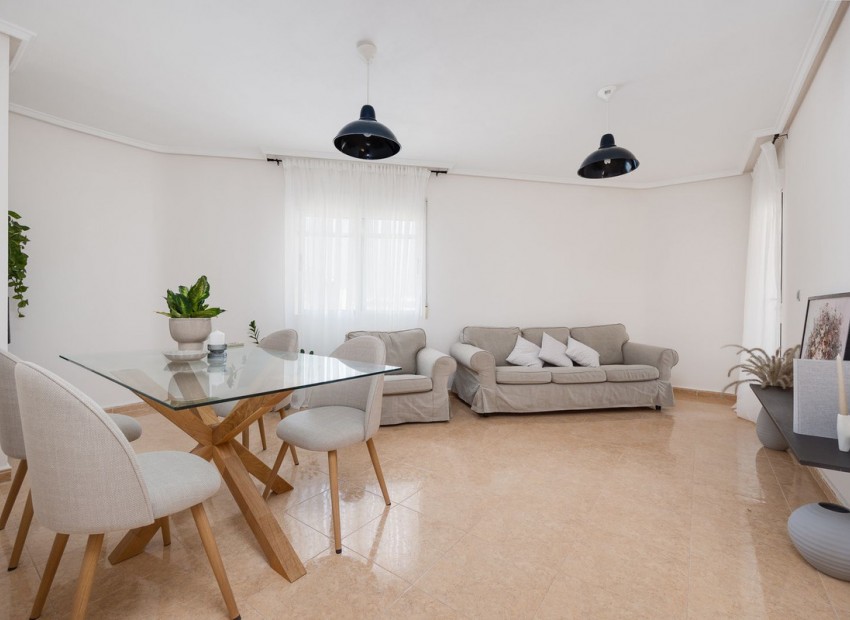 Resale - Apartment - Jacarilla