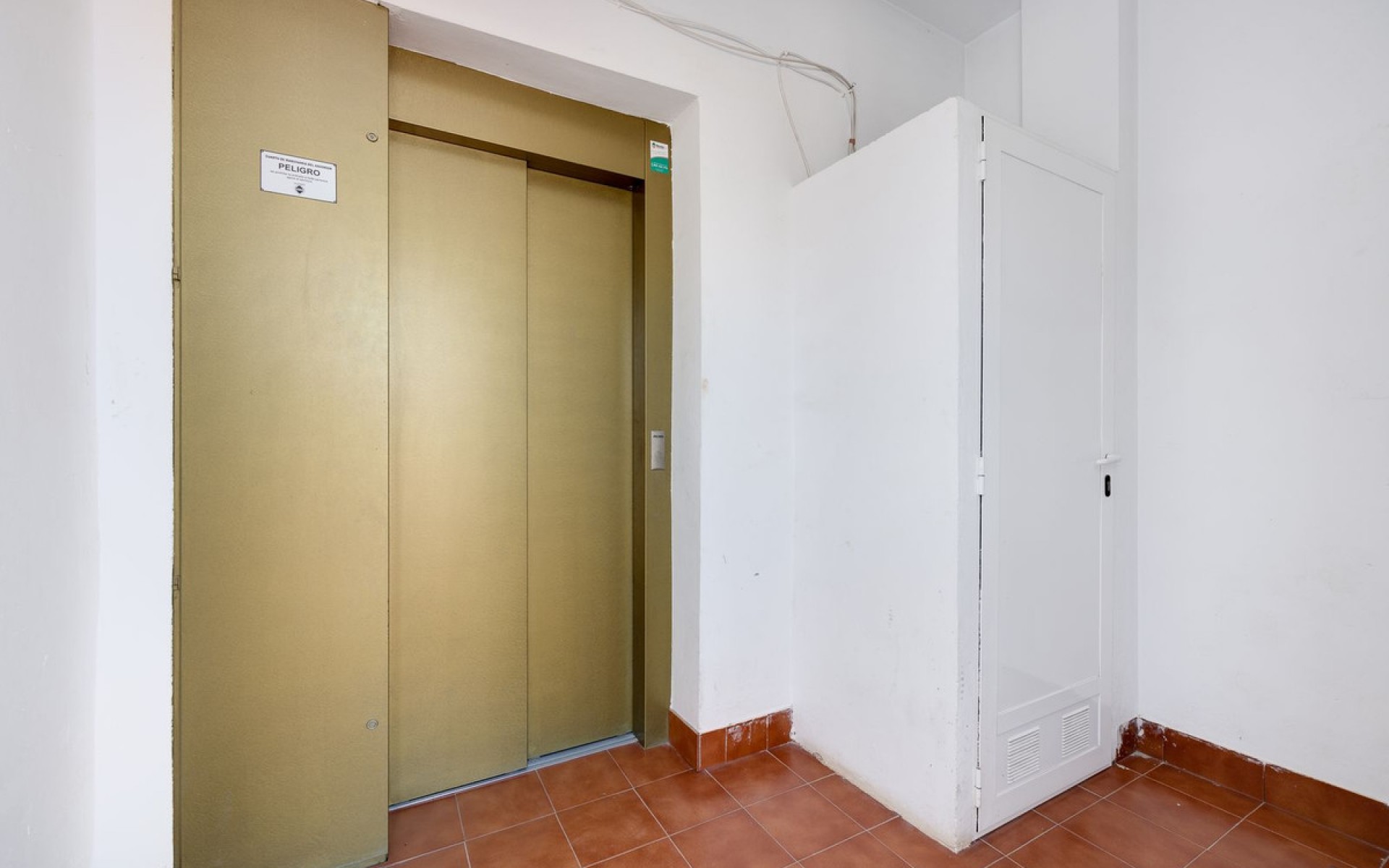 Resale - Apartment - Jacarilla