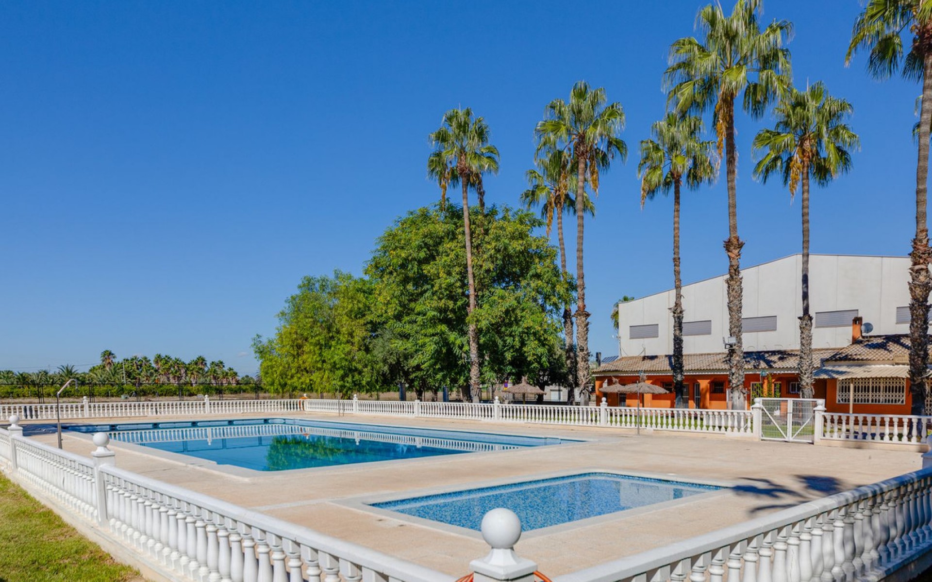 Resale - Apartment - Jacarilla