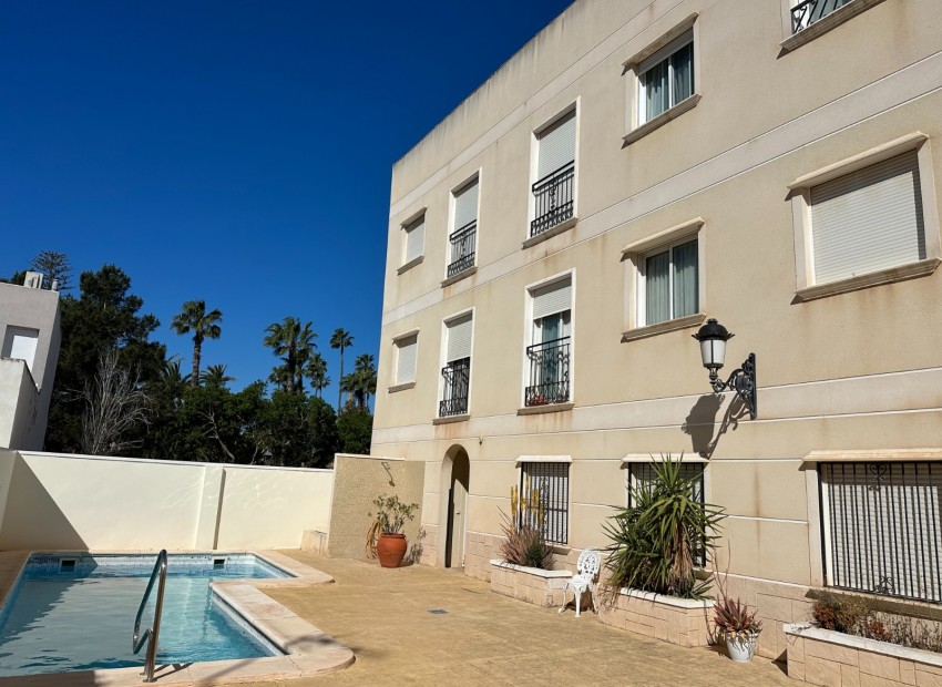 Resale - Apartment - Jacarilla