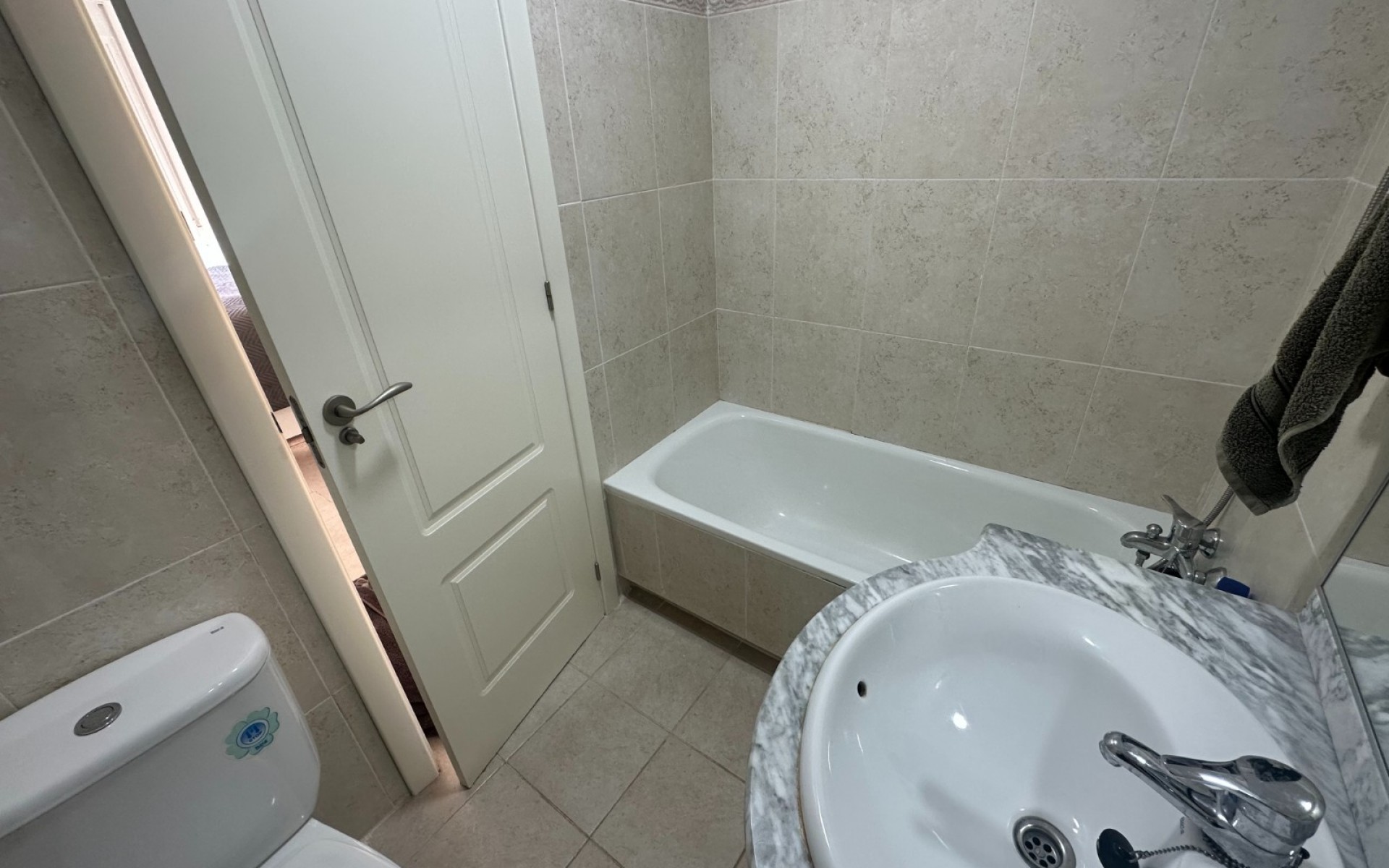 Resale - Apartment - Jacarilla