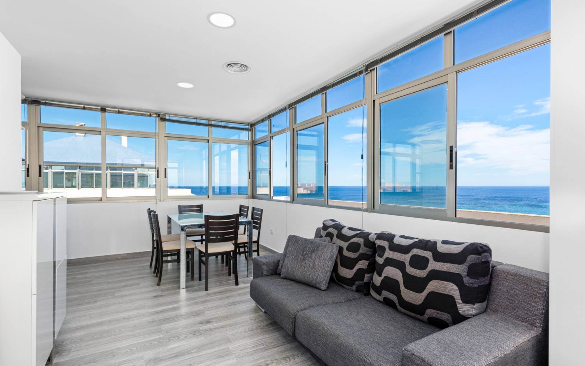 Resale - Apartment - La Manga del Mar Menor